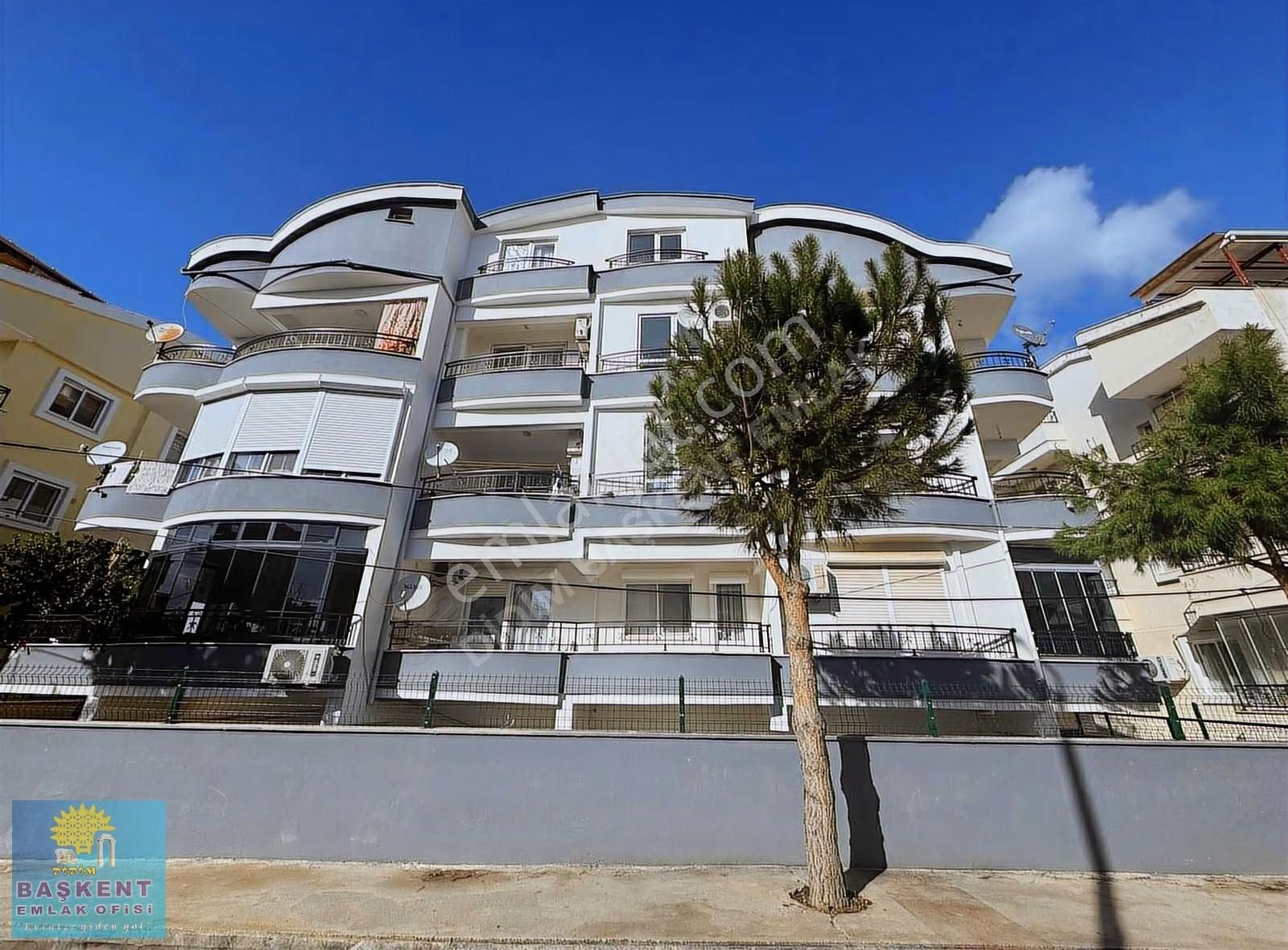 Cumhuriyet Mahallesinde, Geniş, Ön Cephe 2+1 Daire