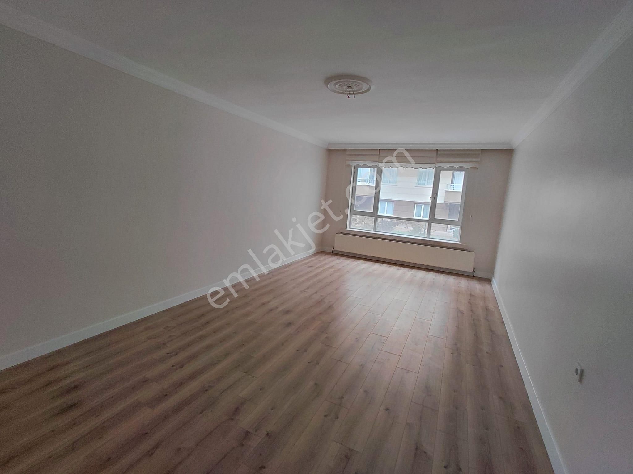 Vatan'da Bademlikte 3.ara Katta Asansörlü Lüx Yapılı 125 M2 3+1 - Görsel 16