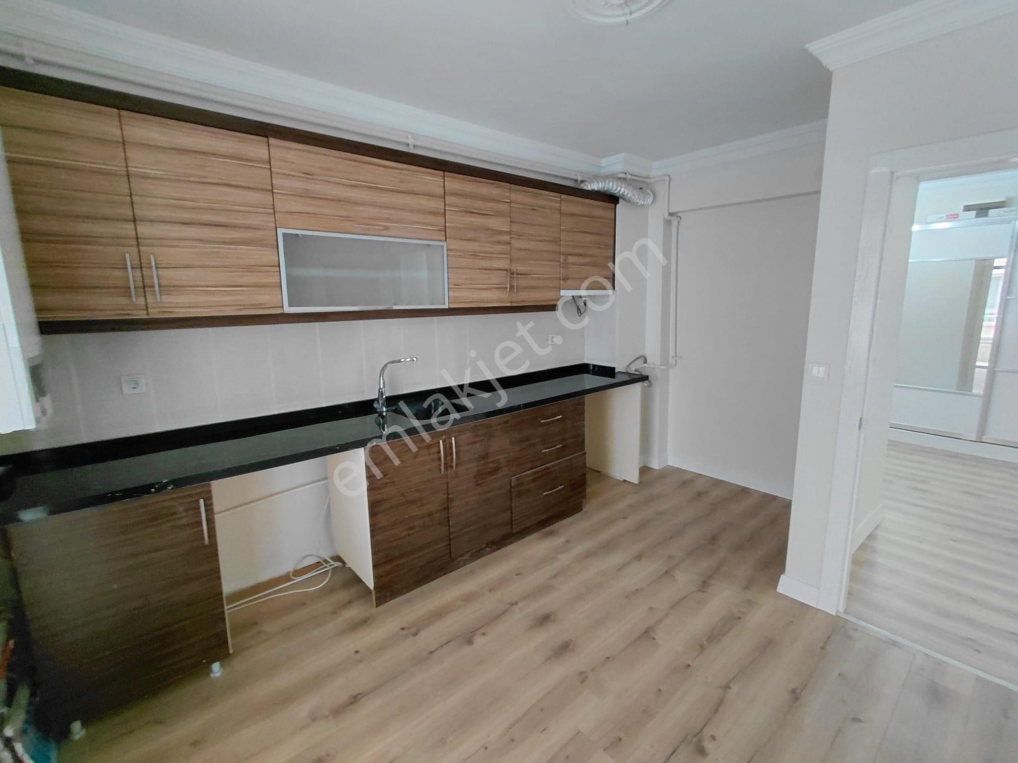 Vatan'da Bademlikte 3.ara Katta Asansörlü Lüx Yapılı 125 M2 3+1 - Görsel 20