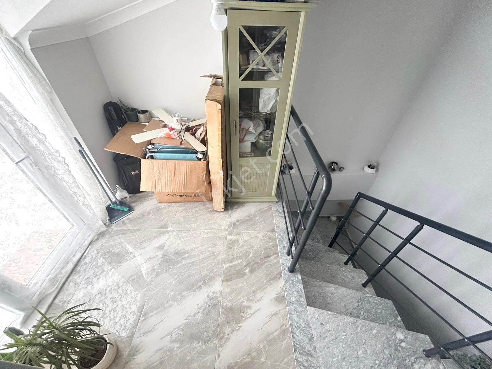 Yükselden Kadıköyde Çift Banyo Geniş Teraslı Manzaralı 2+1 Satılık Dubleks - Görsel 18