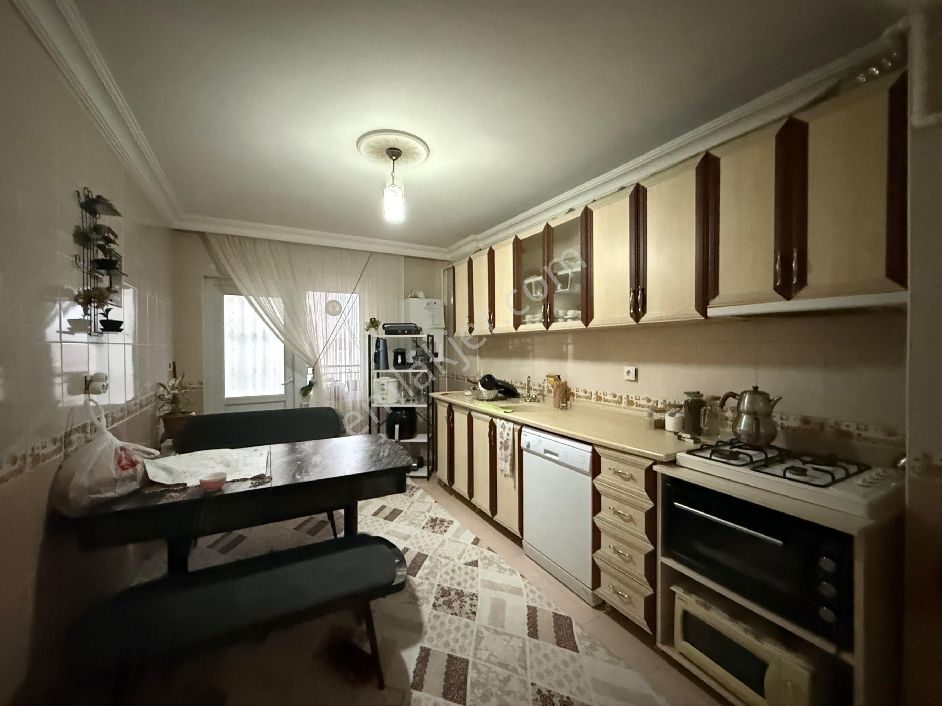 Öz Maşallah Dan Sakin Sokakta Geniş Şık 3+1daire Asansörlü İskanlı - Görsel 9