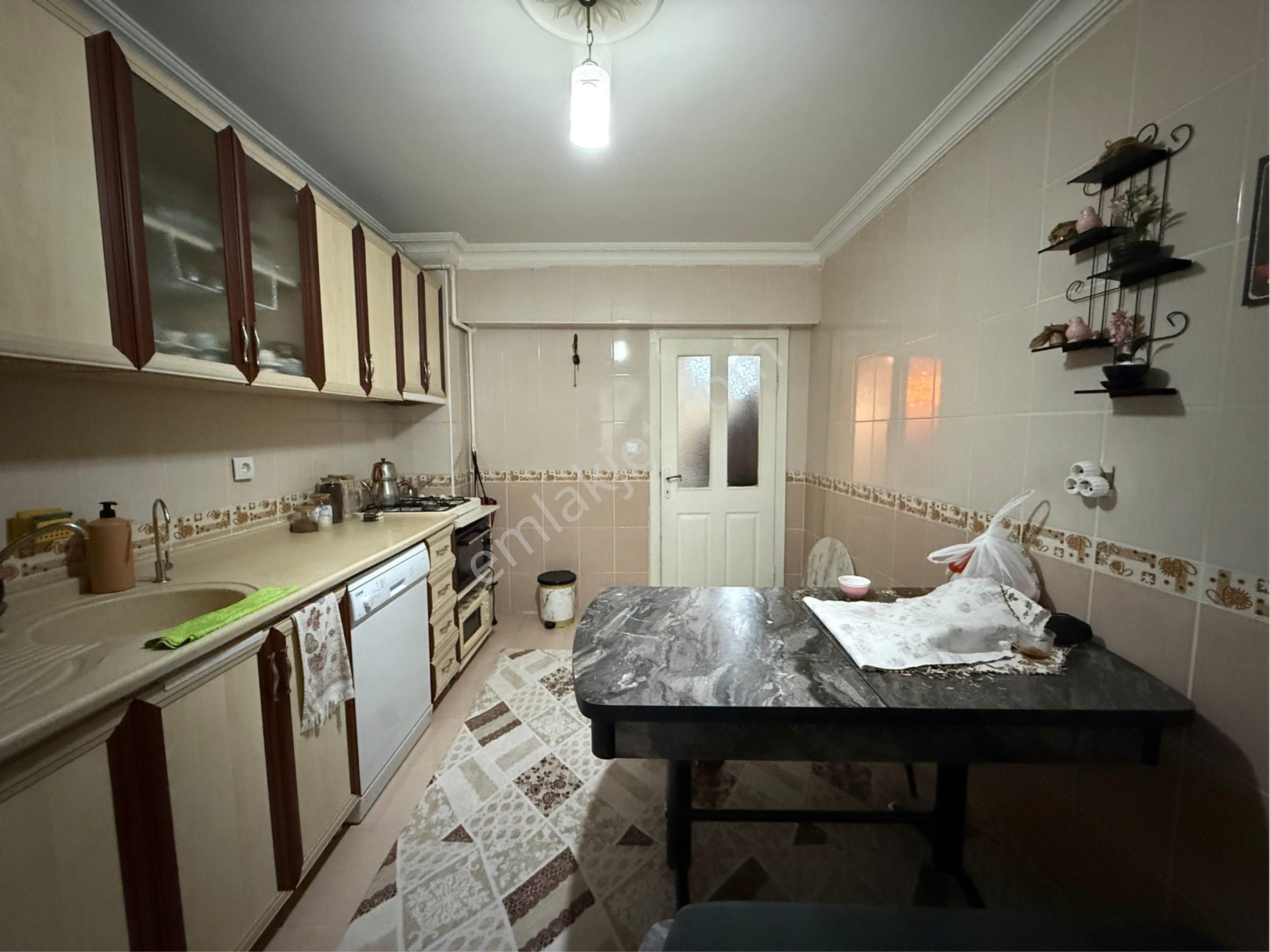 Öz Maşallah Dan Sakin Sokakta Geniş Şık 3+1daire Asansörlü İskanlı - Görsel 8