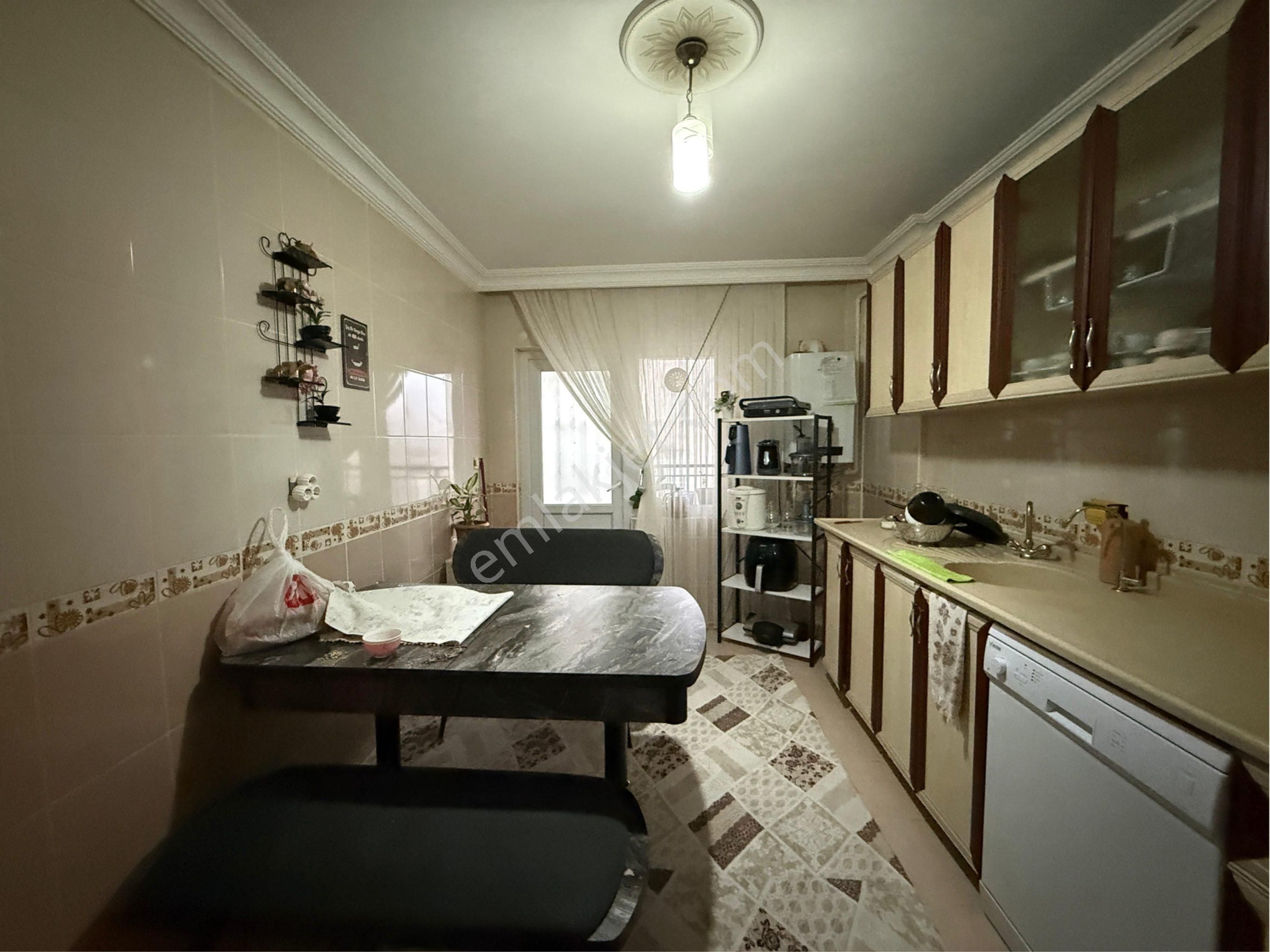 Öz Maşallah Dan Sakin Sokakta Geniş Şık 3+1daire Asansörlü İskanlı - Görsel 13