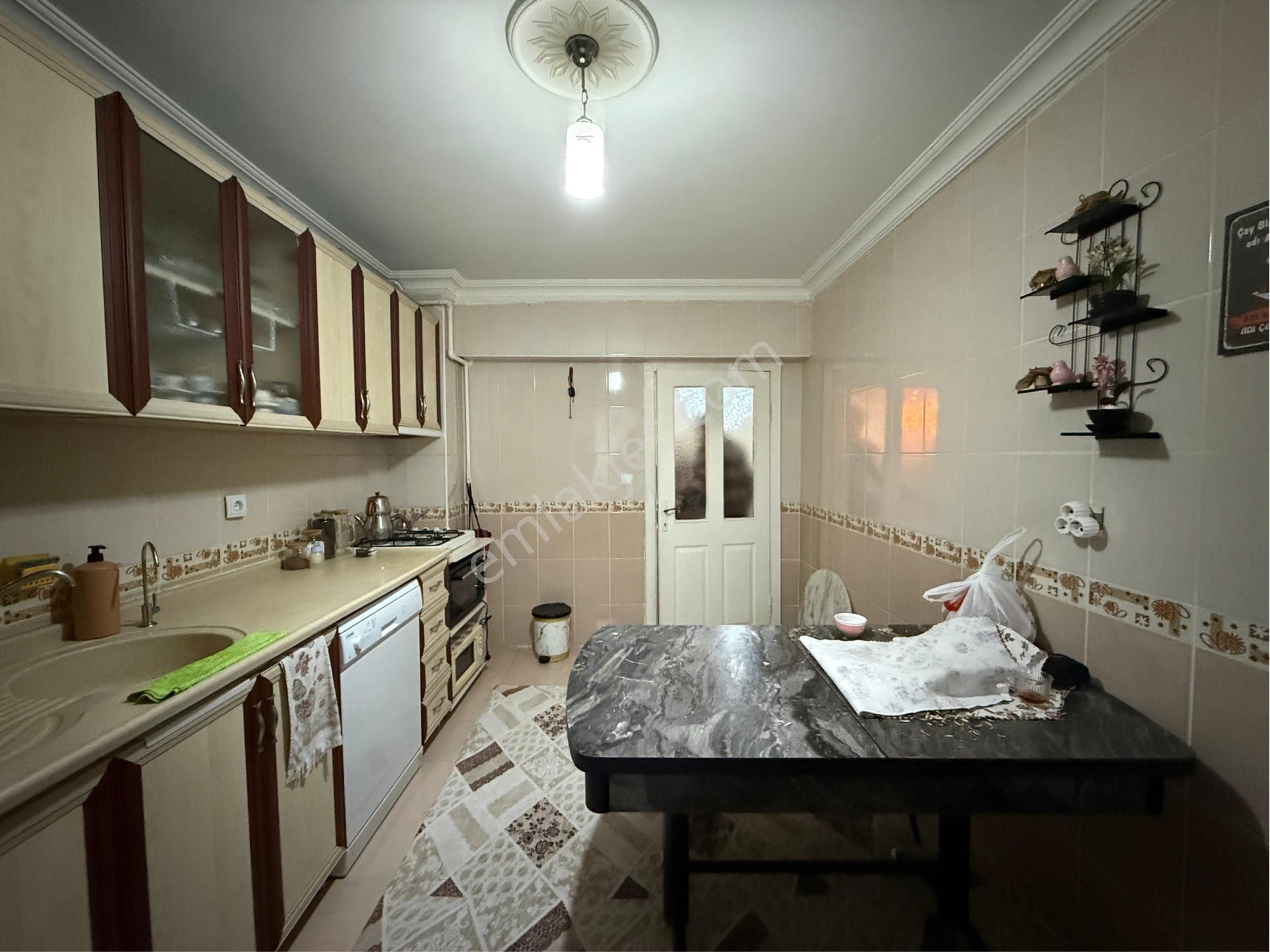 Öz Maşallah Dan Sakin Sokakta Geniş Şık 3+1daire Asansörlü İskanlı - Görsel 15