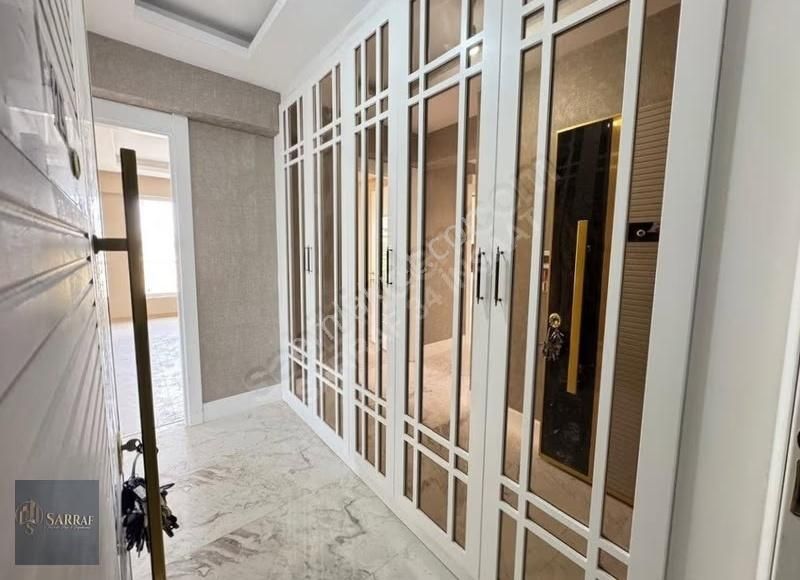 Sarraf Yapıdan Butik Sitede E-5 Dibinde Dekorlu 2+1 Daire - Görsel 8