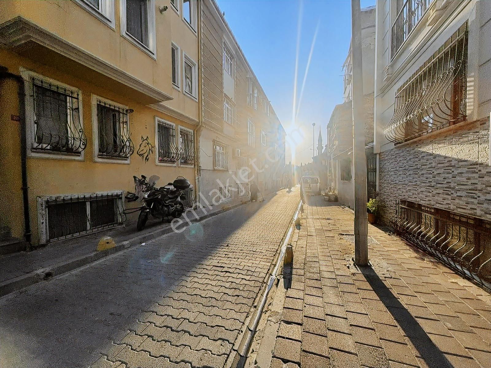 Ecem Emlaktan Silivrikapıda 13 Yıllık Binada Bahçe Katı - Görsel 14