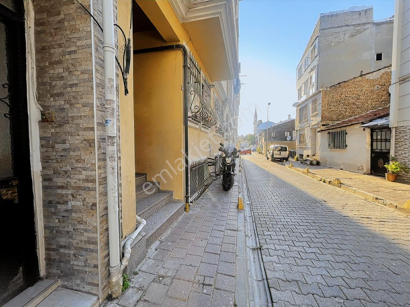 Ecem Emlaktan Silivrikapıda 13 Yıllık Binada Bahçe Katı - Görsel 11