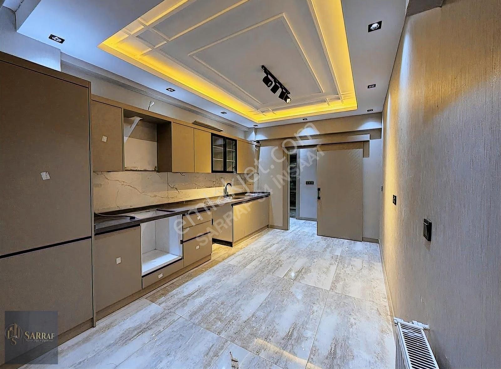 Sarraftan Site İçerisinde Beylikdüzü Cumhuriyette 2+1 Daire