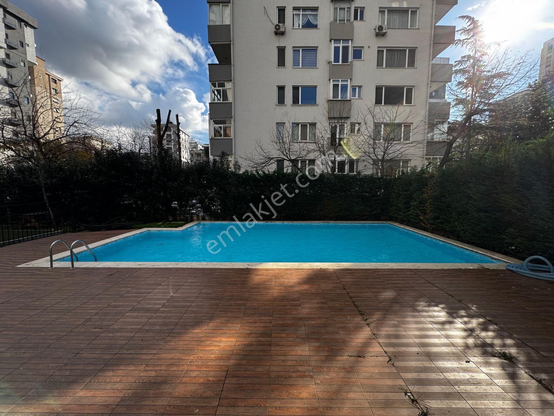 Ömerpaşa Da 10 Yıllık Havuzlu 80m2 Net İki Balkonlu 2+1 Boş İstanbul Kadıköy - Görsel 25