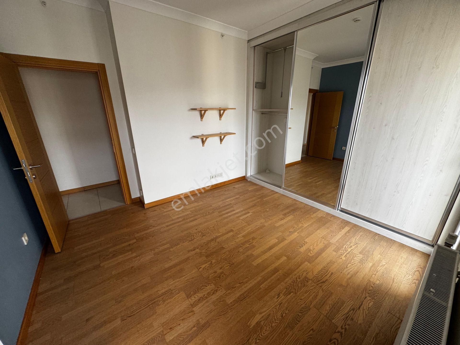 Ömerpaşa Da 10 Yıllık Havuzlu 80m2 Net İki Balkonlu 2+1 Boş İstanbul Kadıköy - Görsel 16