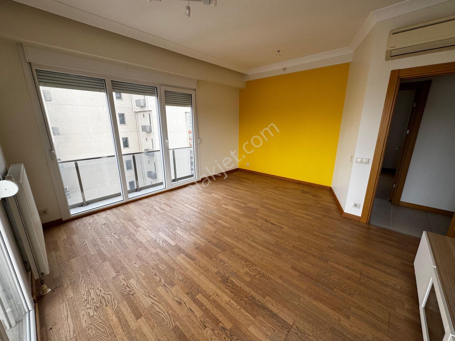 Ömerpaşa Da 10 Yıllık Havuzlu 80m2 Net İki Balkonlu 2+1 Boş İstanbul Kadıköy - Görsel 6