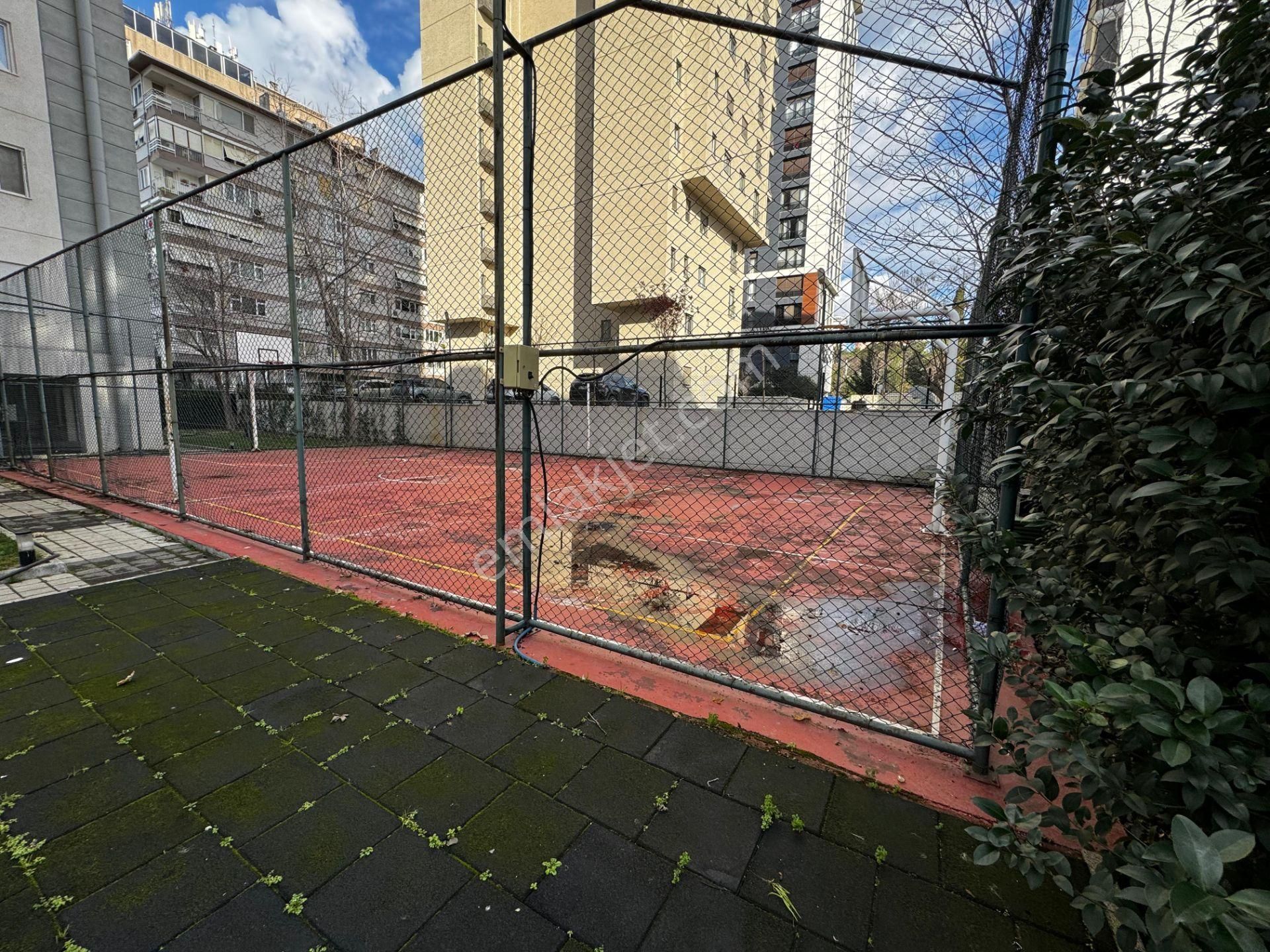 Ömerpaşa Da 10 Yıllık Havuzlu 80m2 Net İki Balkonlu 2+1 Boş İstanbul Kadıköy - Görsel 21