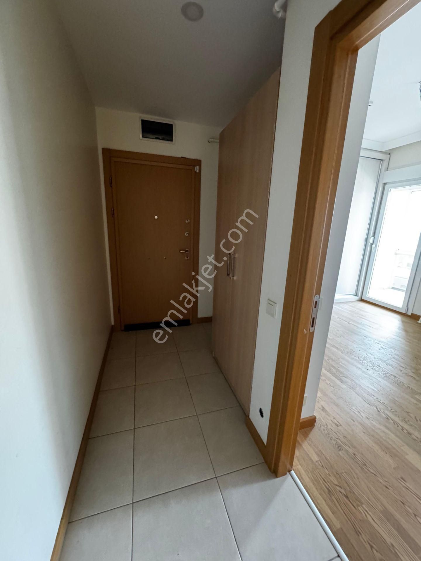 Ömerpaşa Da 10 Yıllık Havuzlu 80m2 Net İki Balkonlu 2+1 Boş İstanbul Kadıköy - Görsel 19