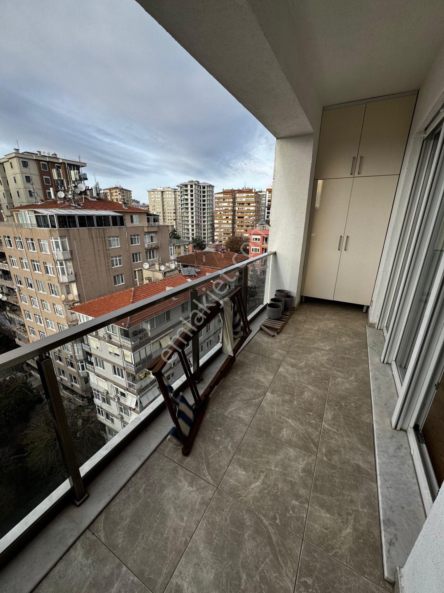 Ömerpaşa Da 10 Yıllık Havuzlu 80m2 Net İki Balkonlu 2+1 Boş İstanbul Kadıköy - Görsel 4