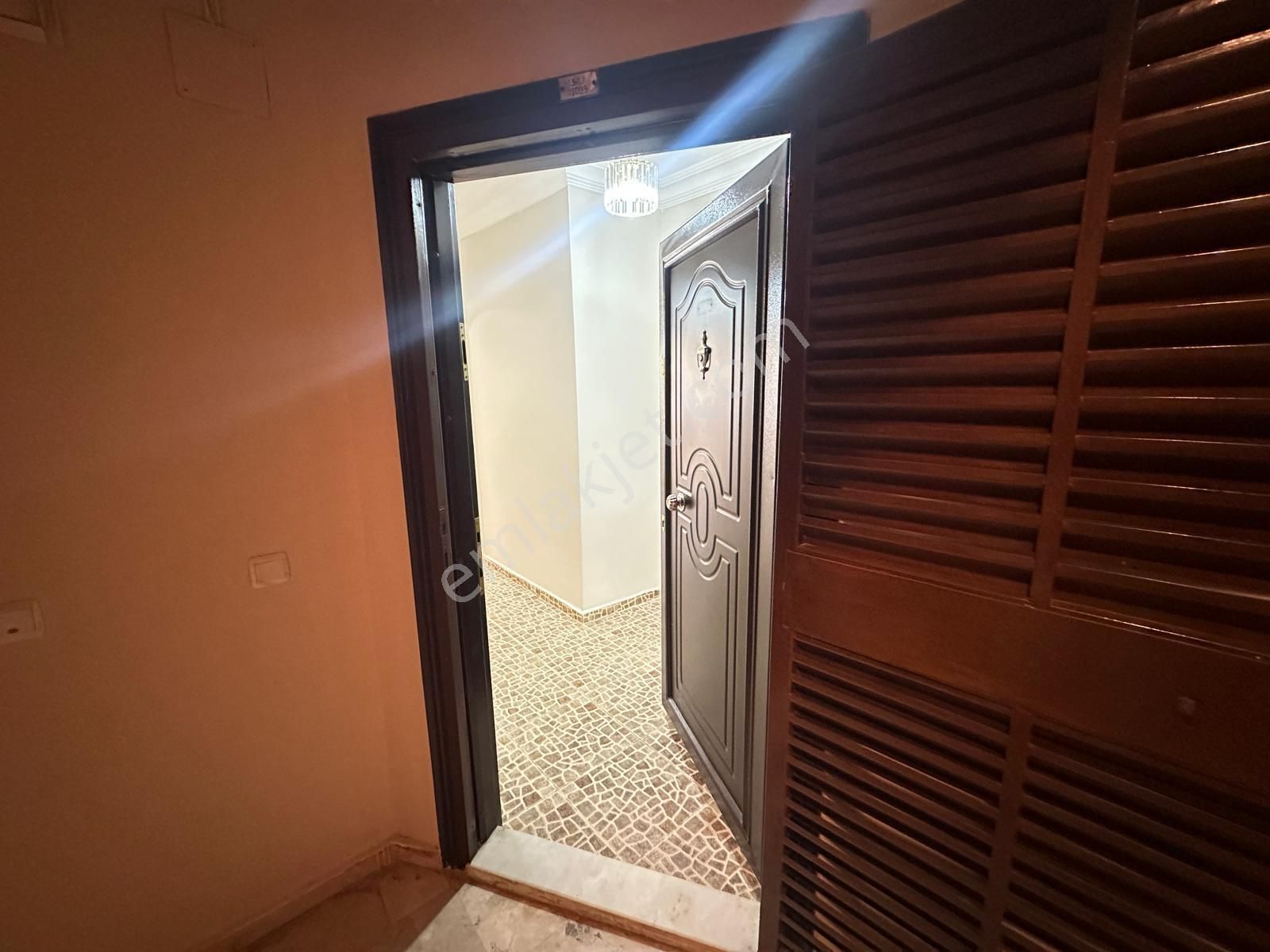 Tosmur'da Denize 150 Mt Ayrı Mutfaklı 2+1 Daire - Görsel 21