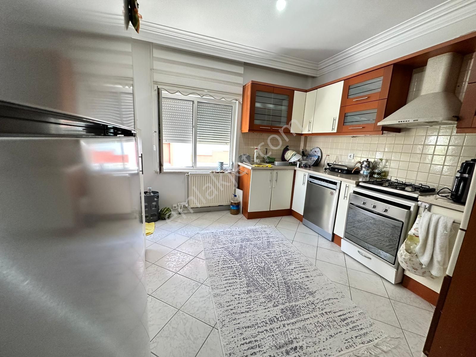 Denize 100 Mt. Mesafede İçi Yapılı Ebeveyn Banyolu Arakat 3+1 - Görsel 4