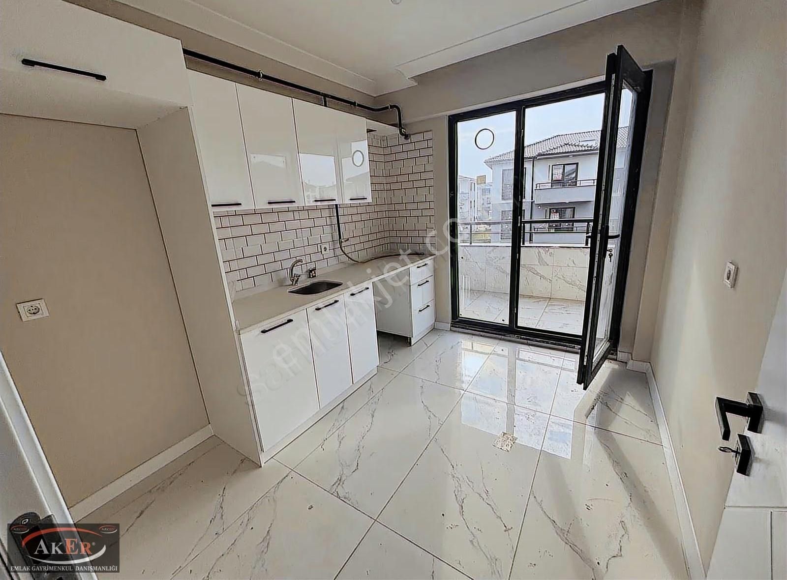 Ömerciklerde 2+1 İskanlı 3. Kat Ön Cephe Satılık Daire - Görsel 10