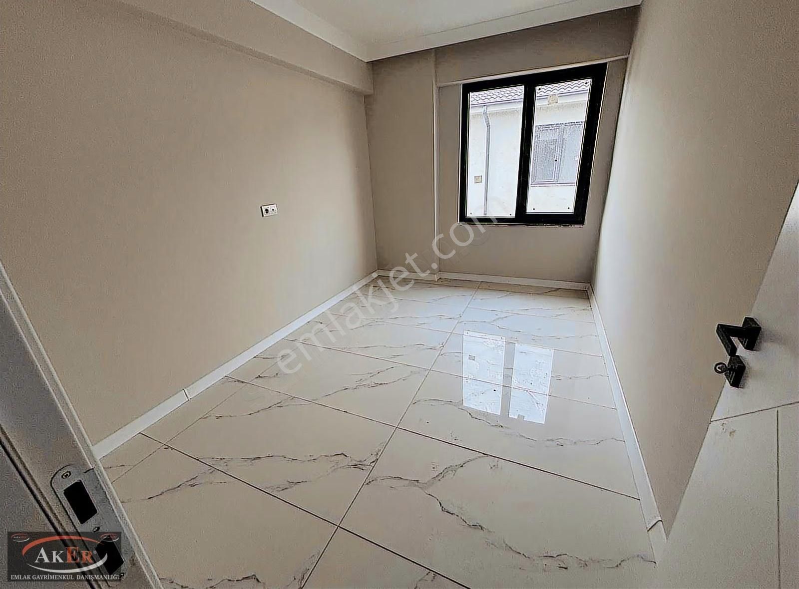 Ömerciklerde 2+1 İskanlı 3. Kat Ön Cephe Satılık Daire - Görsel 3