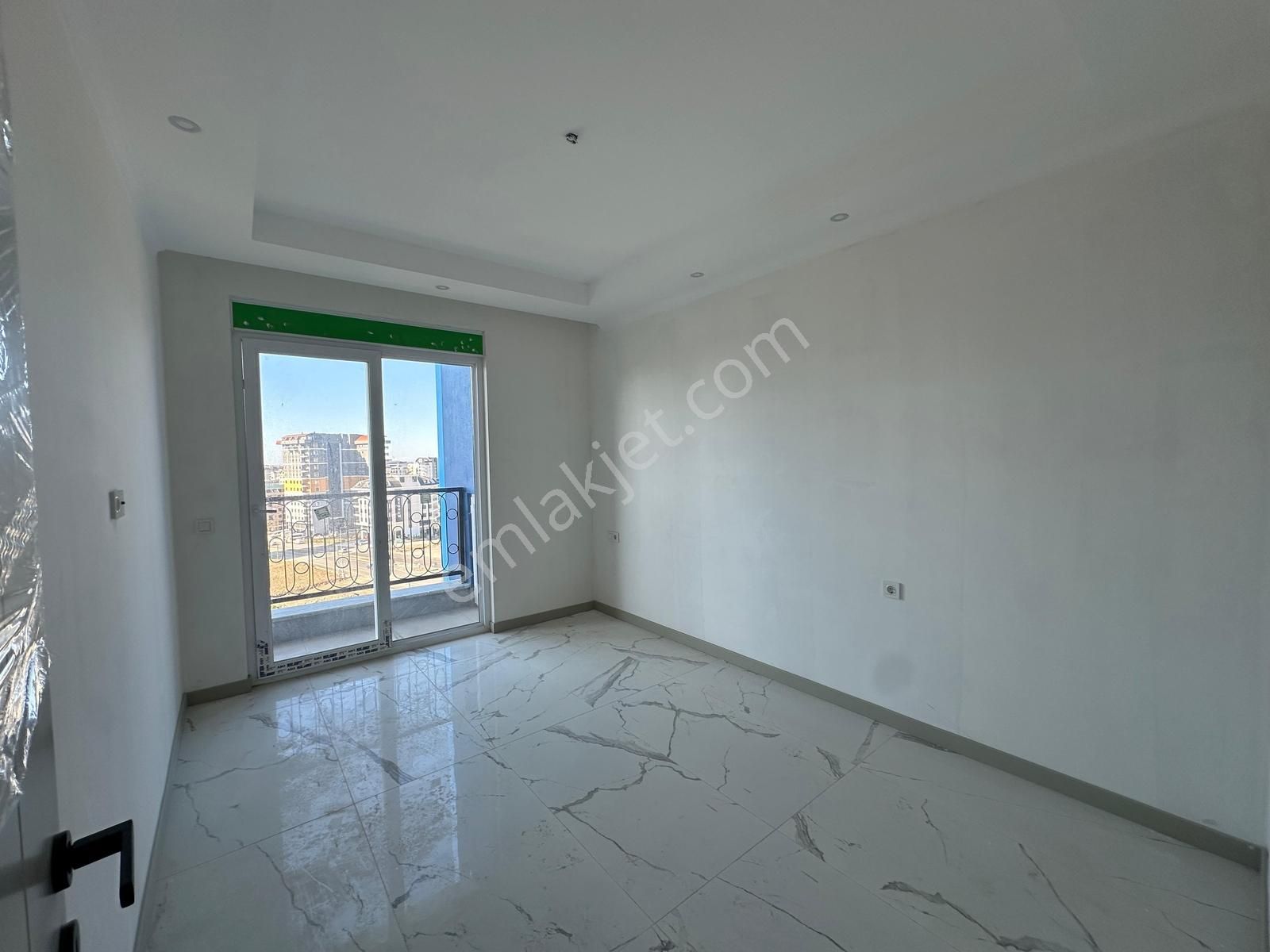 Mahmutlar'da Deniz Ve Kale Manzaralı Full Aktiviteli 1+1 Daire - Görsel 2