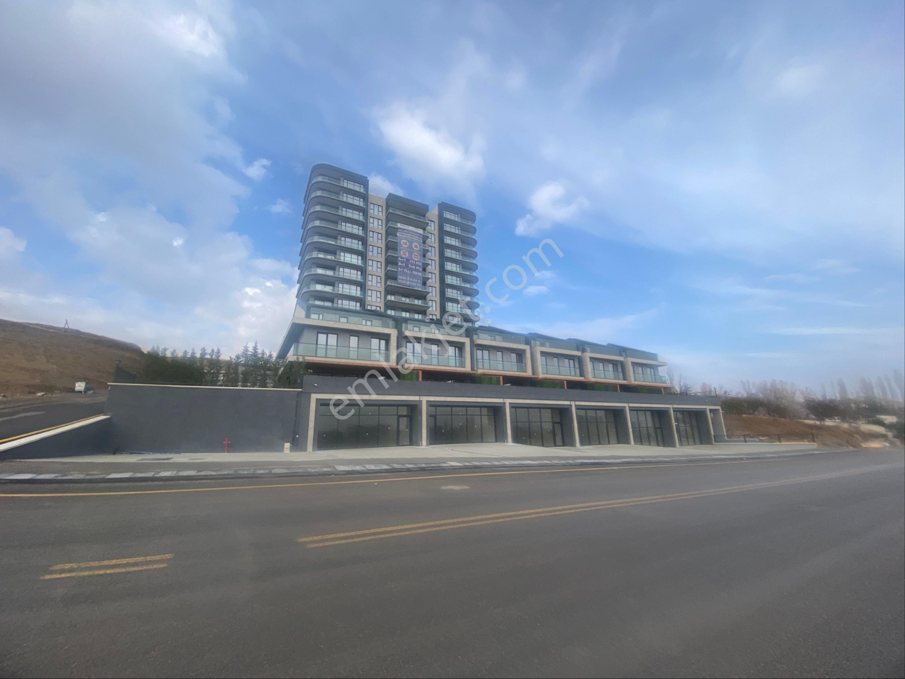 Yüksek Krediye Uygun Otonomi Yakını 4.5+1 Arakatta 211m2 Daire