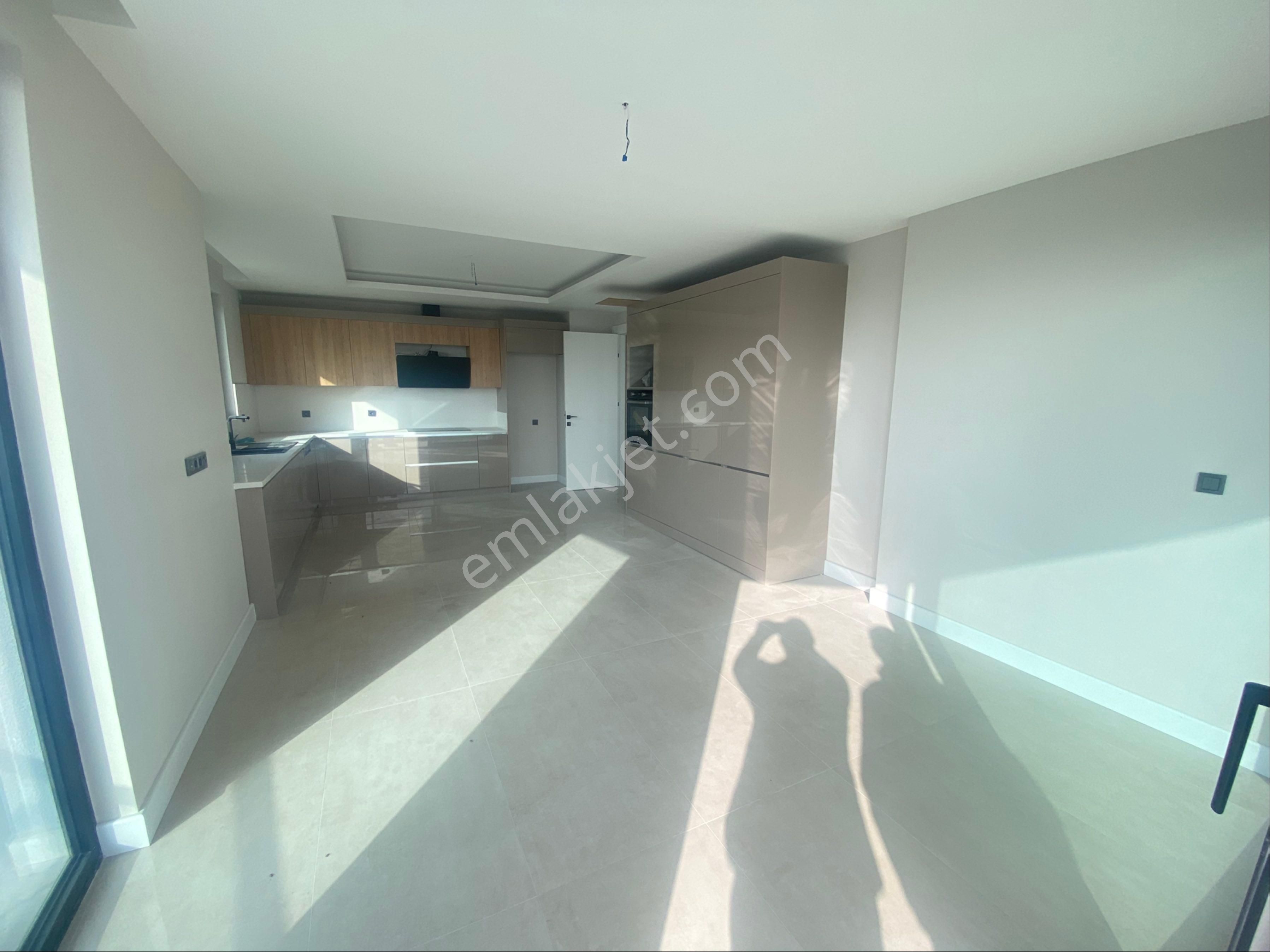 Yüksek Krediye Uygun Otonomi Yakını 4.5+1 Arakatta 211m2 Daire - Görsel 25