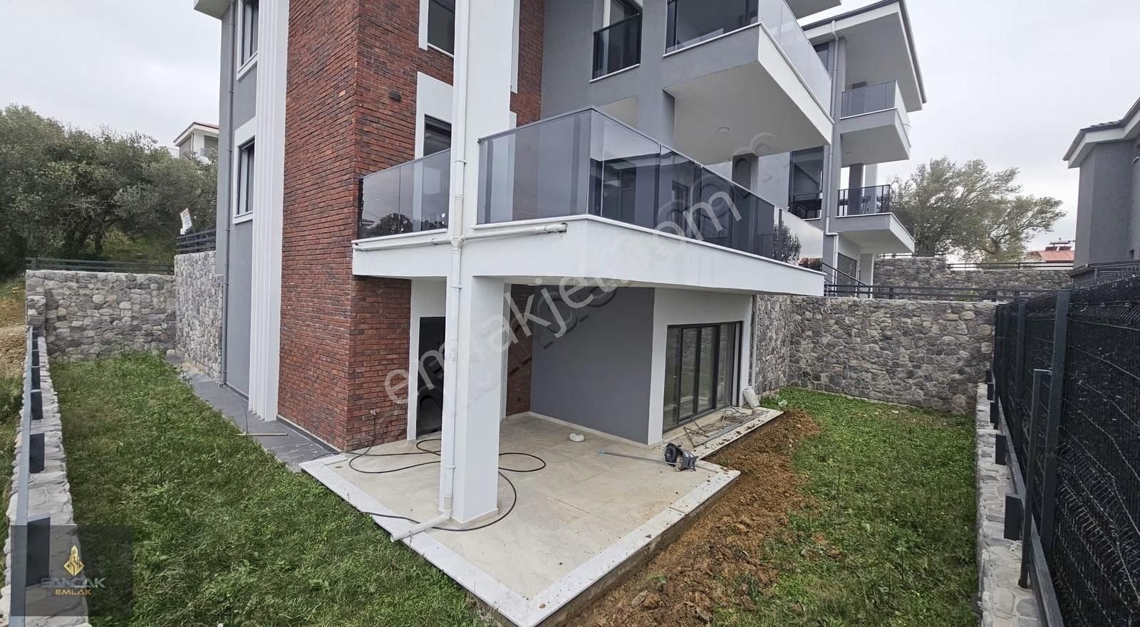 Sancak'tan Pelitköy Sahilde Sıfır Satılık 3+2 Müstakil Villa