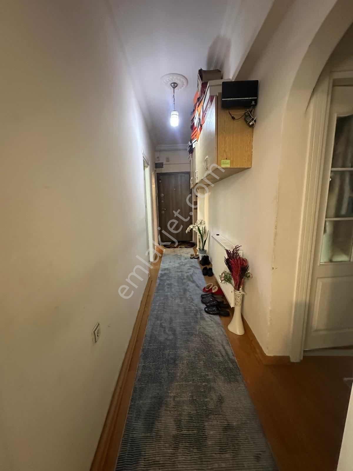 Cumhuriyet Mahallesinde 3+1 Cadde Üzeri Doğalgazlı 1. Kat - Görsel 24