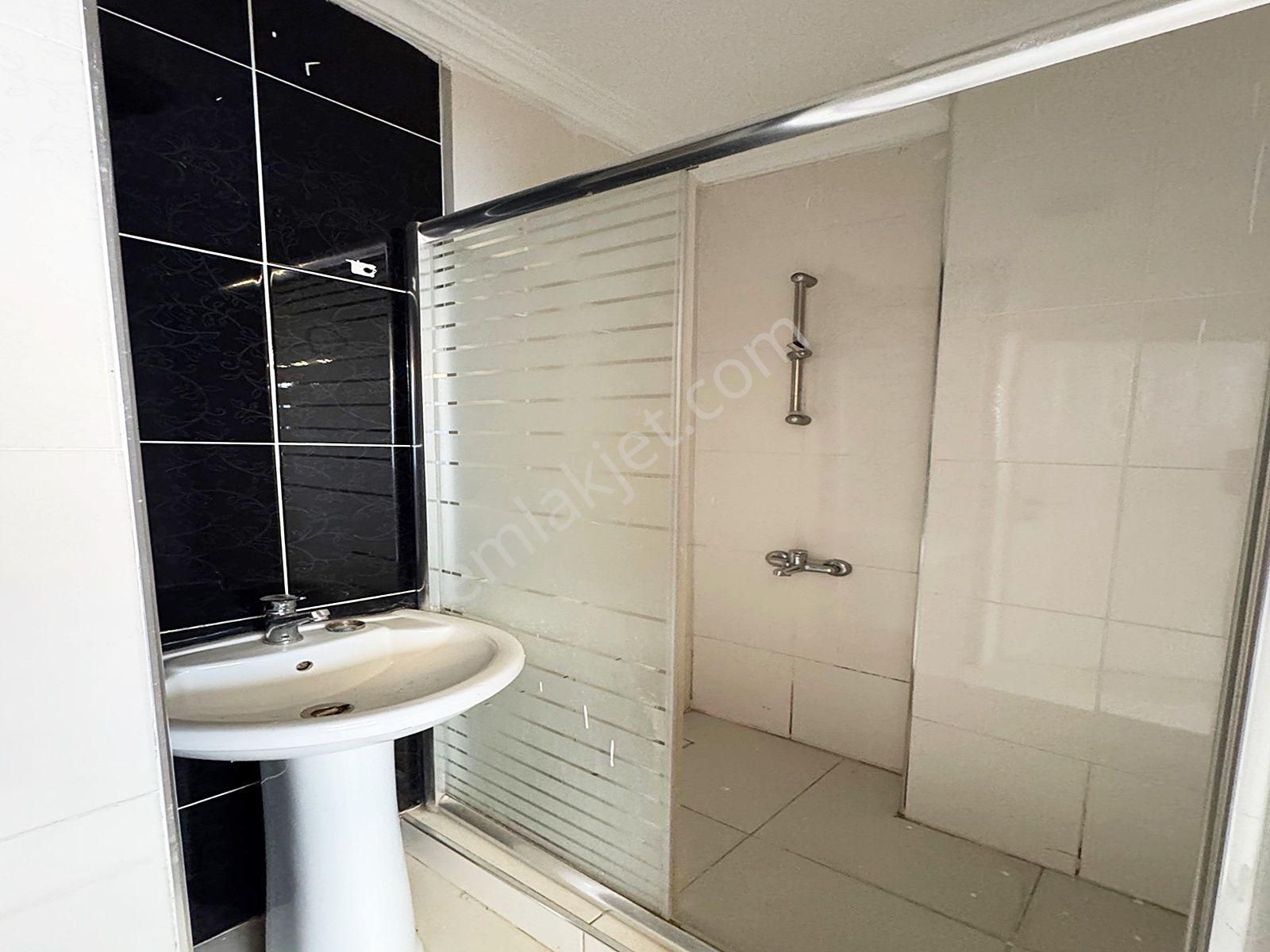 Nes Yapı'dan Güzelyurt Metrobüs'e Komşu Masrafsız Dev M² 2+1 Balkonlu Arakat Daire - Görsel 15