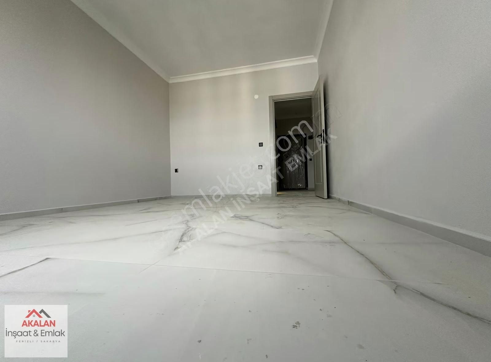 Ferizli Merkez'de Sıfır Binada Ara Kat Asansörlü 2+1 Kiralık - Görsel 2