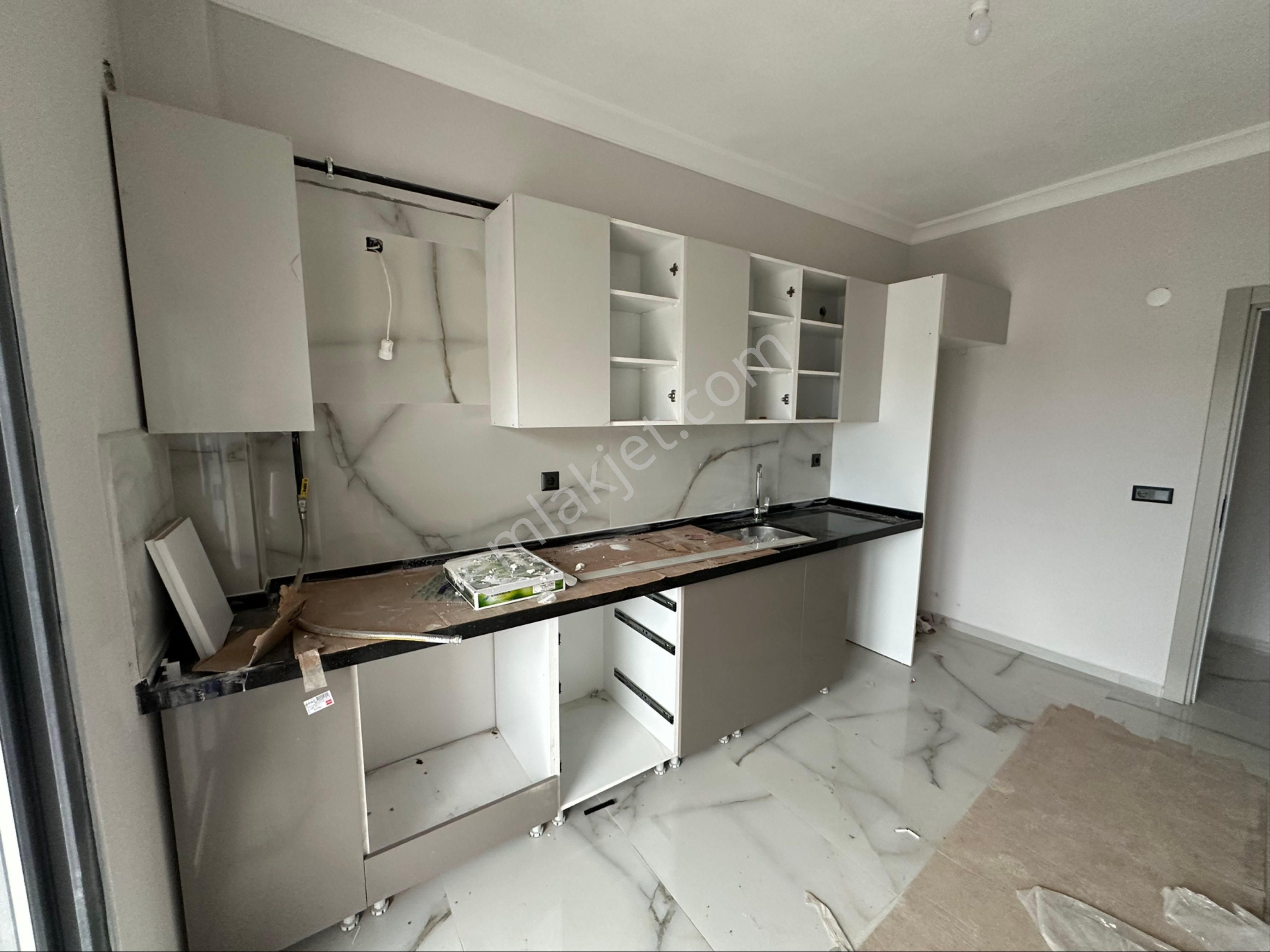 Ferizli Merkez'de Sıfır Binada Ara Kat Asansörlü 2+1 Kiralık - Görsel 14