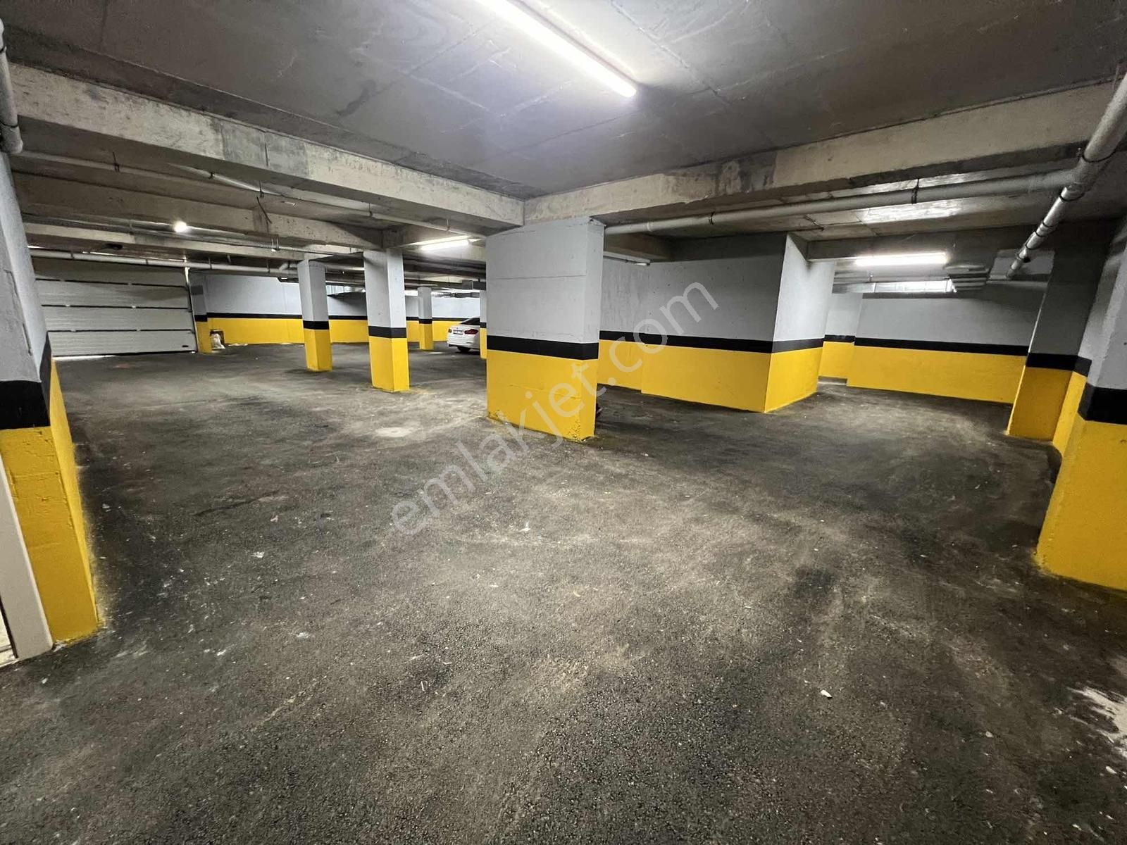 Aktaş'tan Üsküdar Sultantepede Sıfır 3+1 Otoparklı Manzaralı - Görsel 31