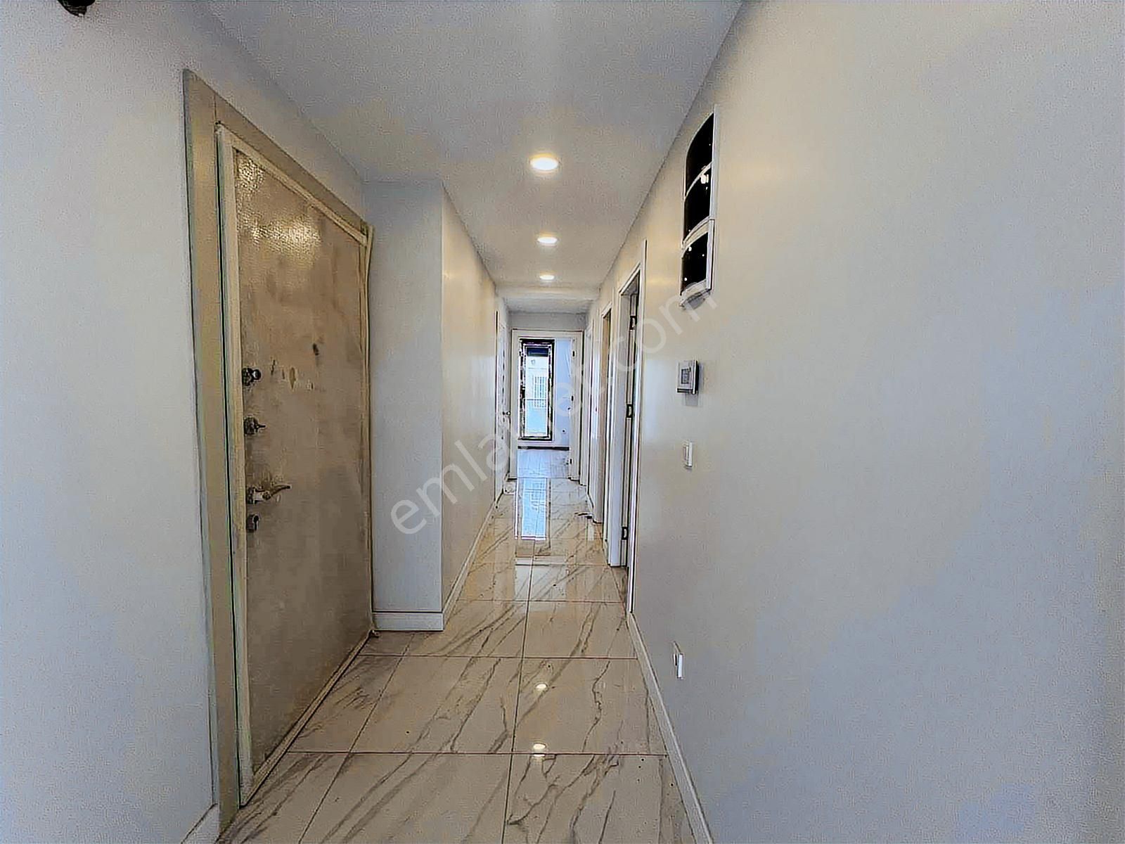 Aktaş'tan Üsküdar Sultantepede Sıfır 3+1 Otoparklı Manzaralı - Görsel 18