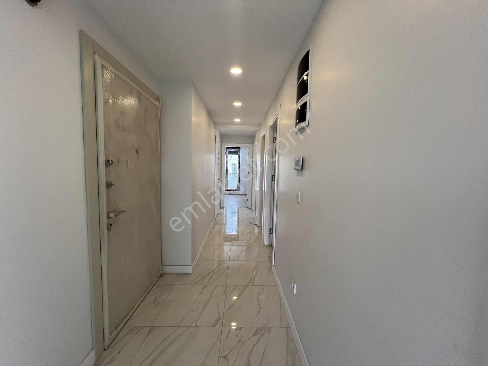 Aktaş'tan Üsküdar Sultantepede Sıfır 3+1 Otoparklı Manzaralı - Görsel 22