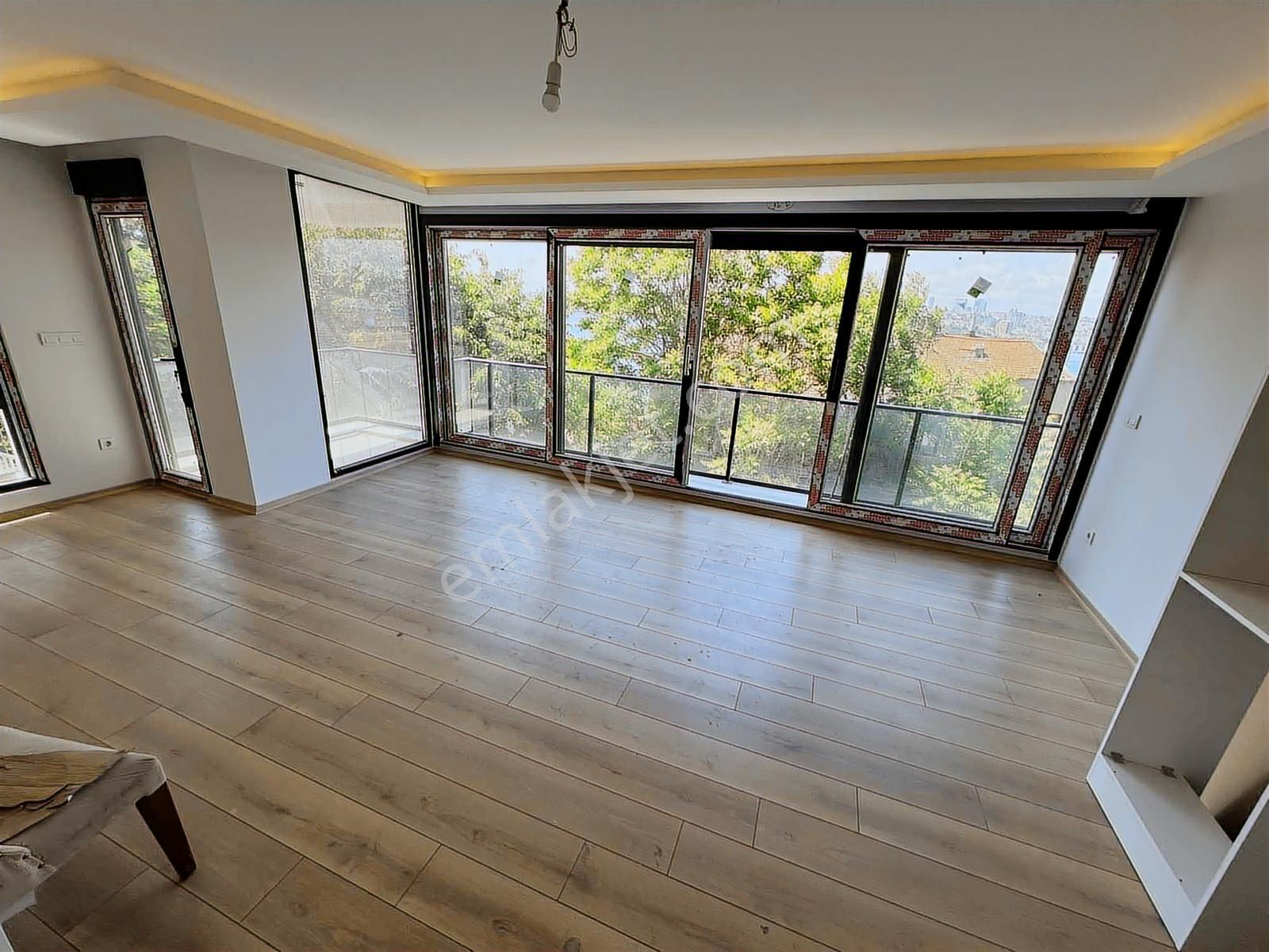 Aktaş'tan Üsküdar Sultantepede Sıfır 3+1 Otoparklı Manzaralı - Görsel 32