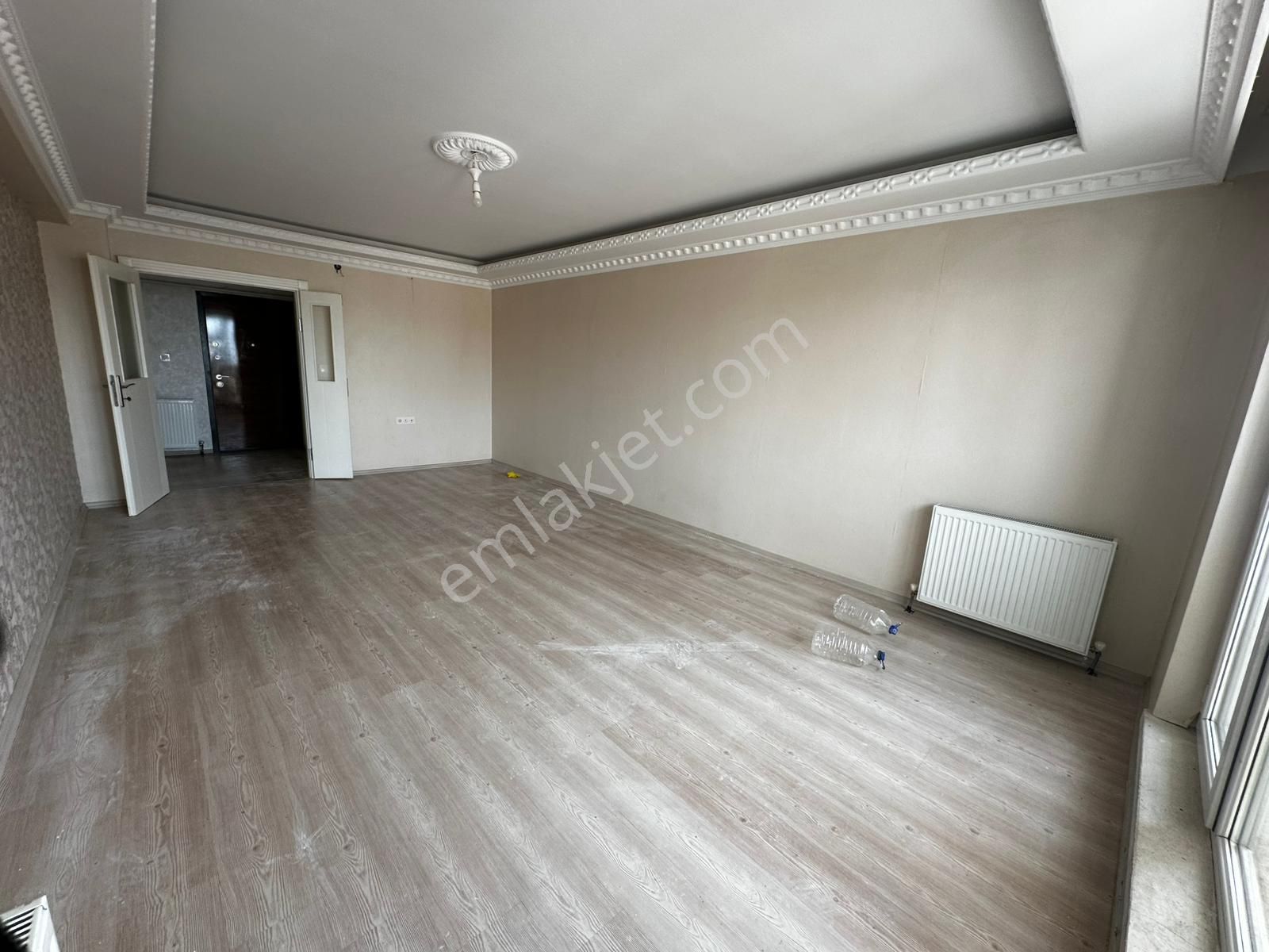 Demircilerde Genç Binada Üst Katta Kiralık 3+1 - Görsel 3