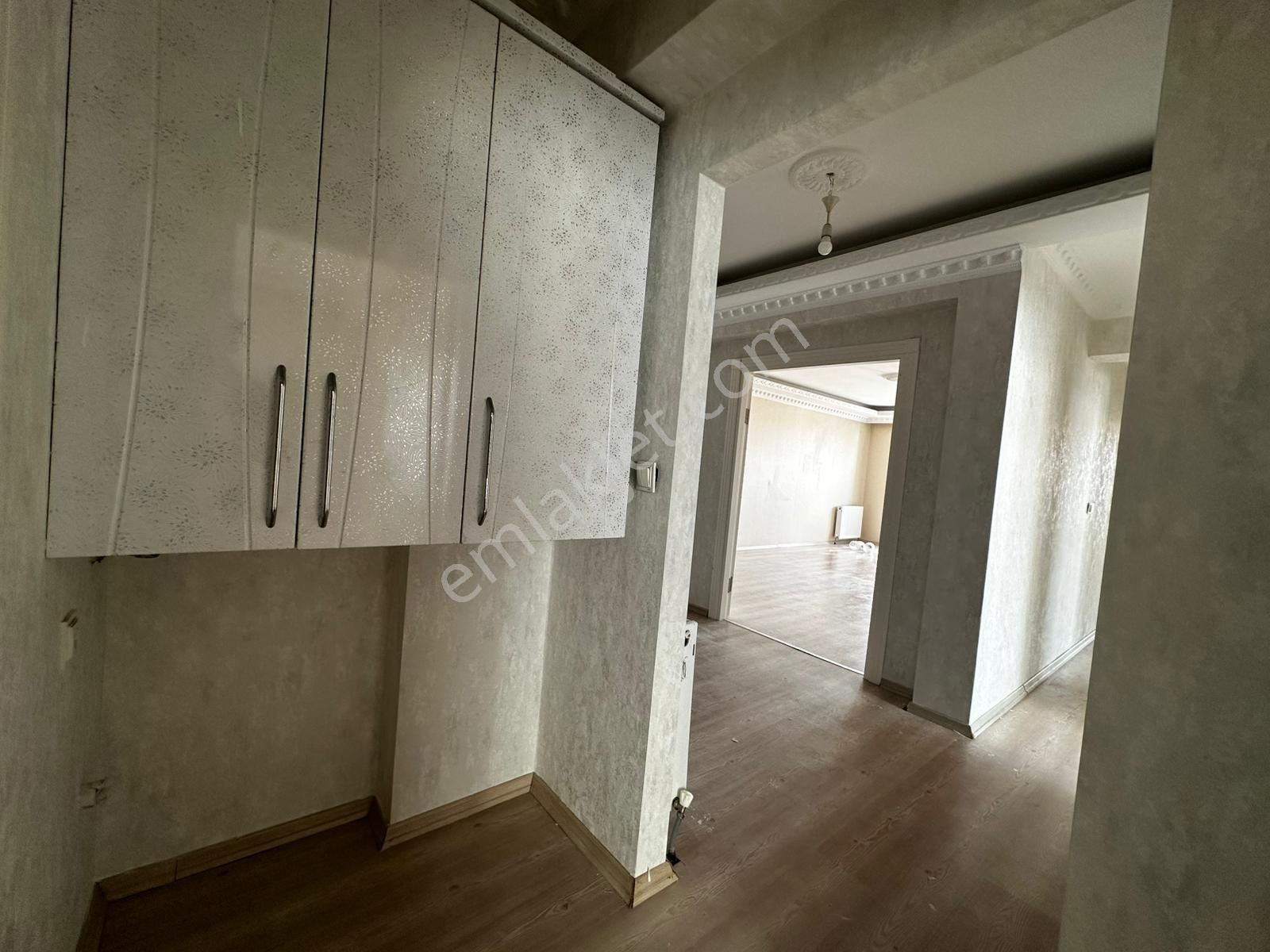 Demircilerde Genç Binada Üst Katta Kiralık 3+1 - Görsel 28