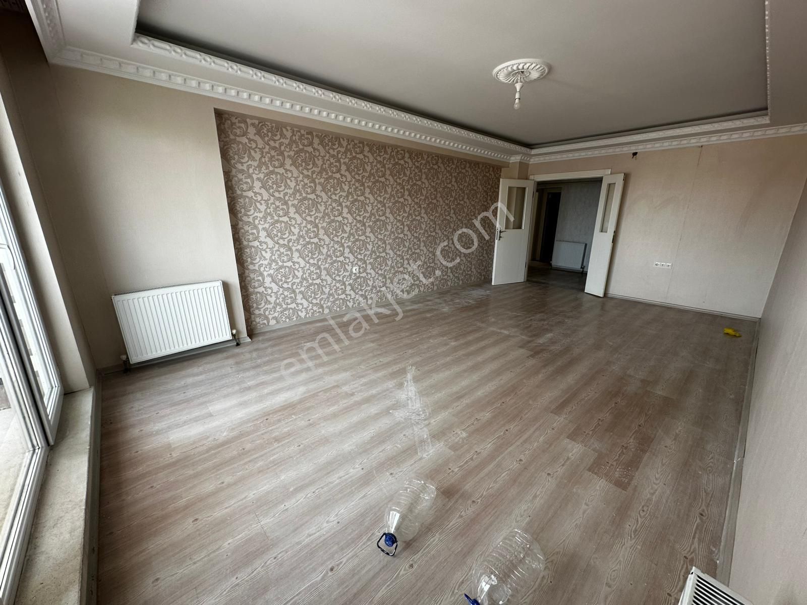 Demircilerde Genç Binada Üst Katta Kiralık 3+1 - Görsel 4