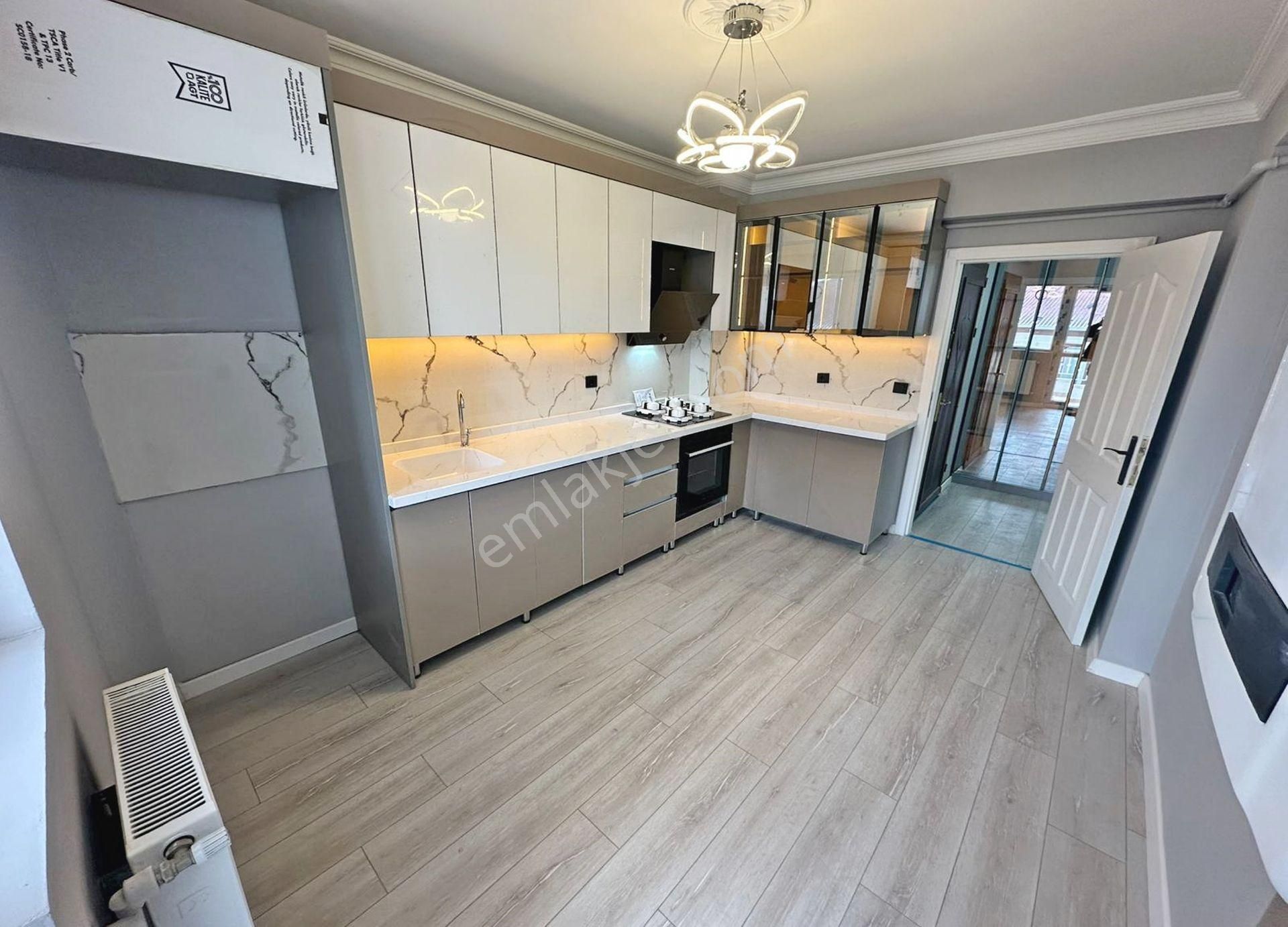 Demircilerde Full + Full Yapılı Altında 3 Kat Var Kiralık 3+1 - Görsel 2