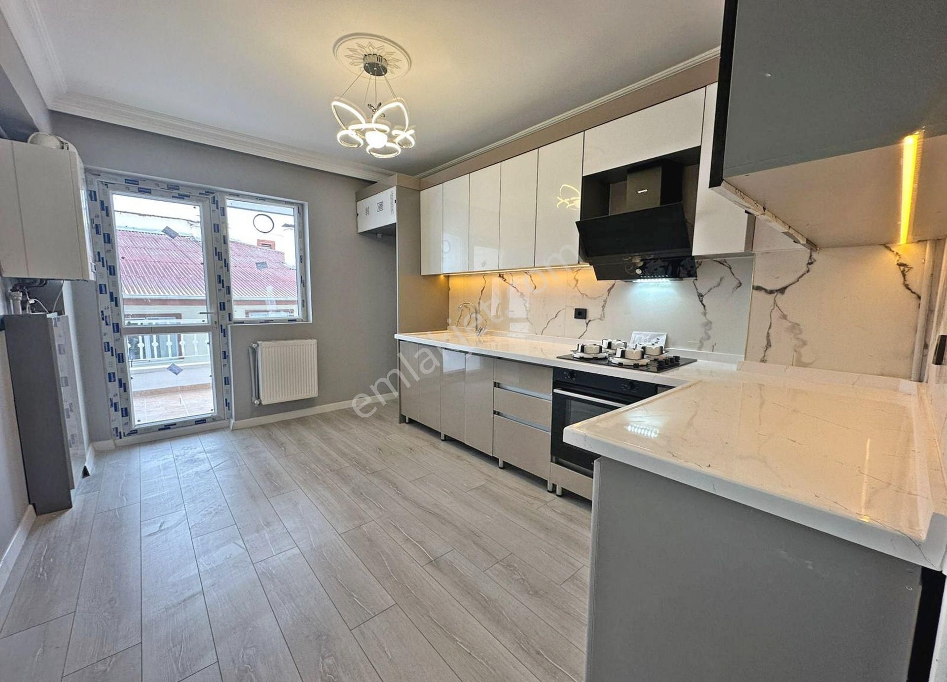 Demircilerde Full + Full Yapılı Altında 3 Kat Var Kiralık 3+1 - Görsel 3