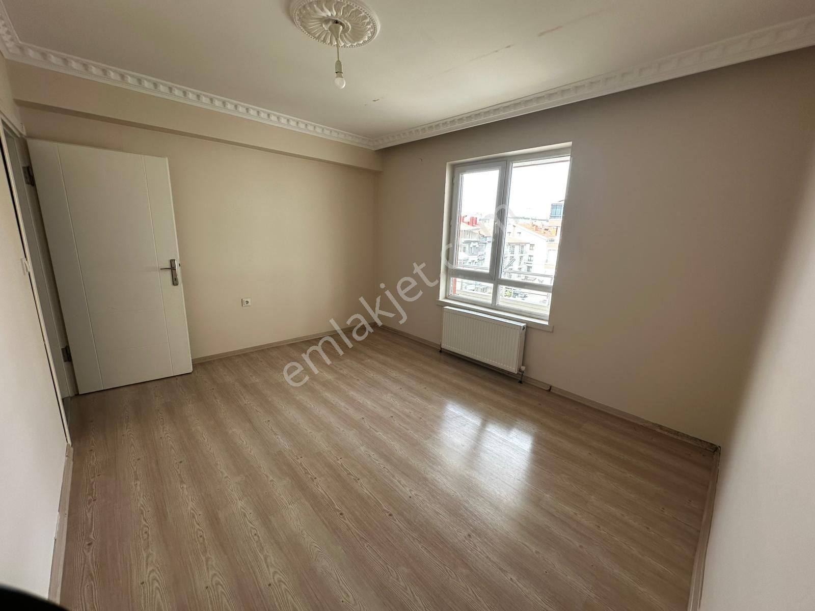 Demircilerde Genç Binada Üst Katta Kiralık 3+1 - Görsel 16