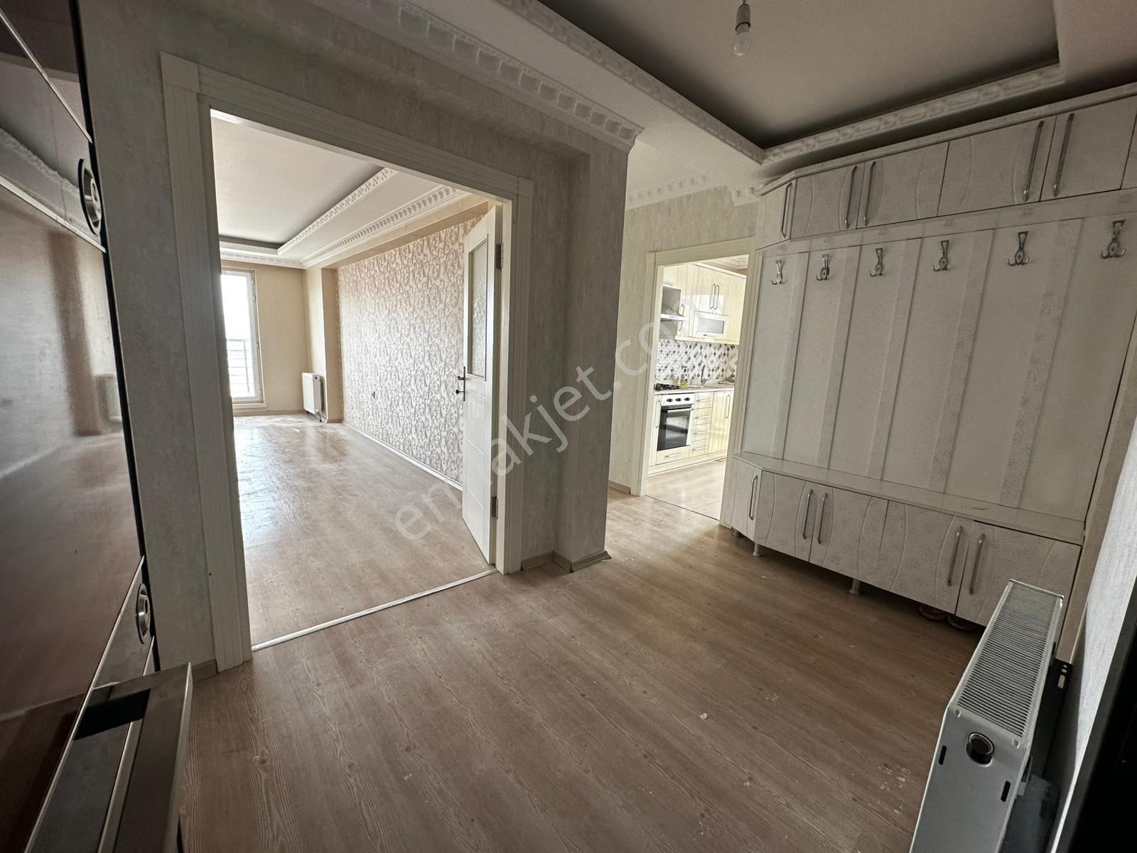 Demircilerde Genç Binada Üst Katta Kiralık 3+1 - Görsel 18