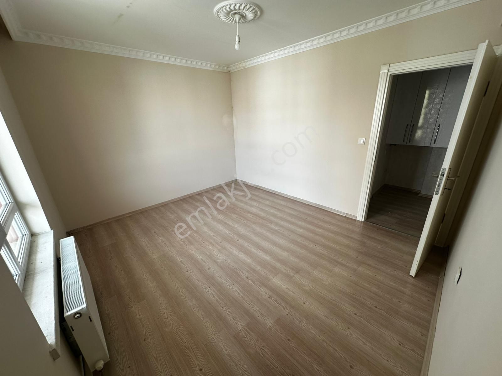 Demircilerde Genç Binada Üst Katta Kiralık 3+1 - Görsel 17