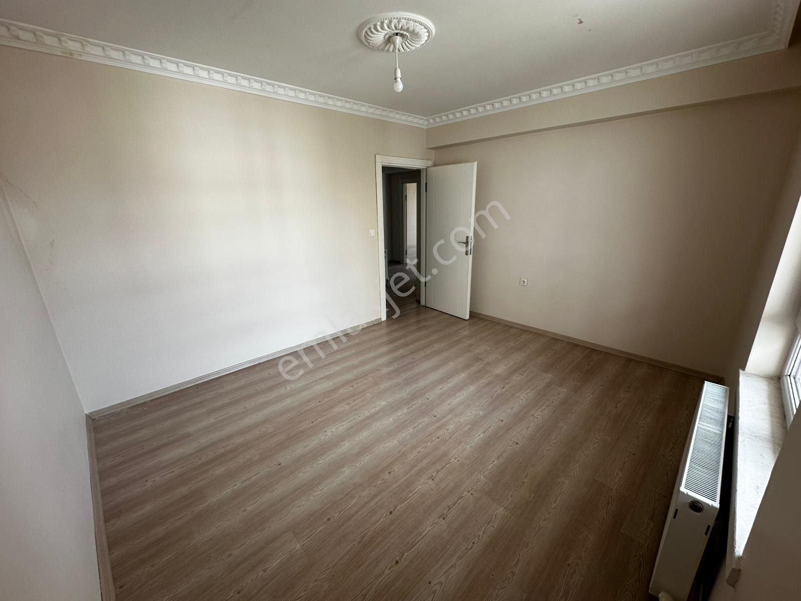 Demircilerde Genç Binada Üst Katta Kiralık 3+1 - Görsel 15