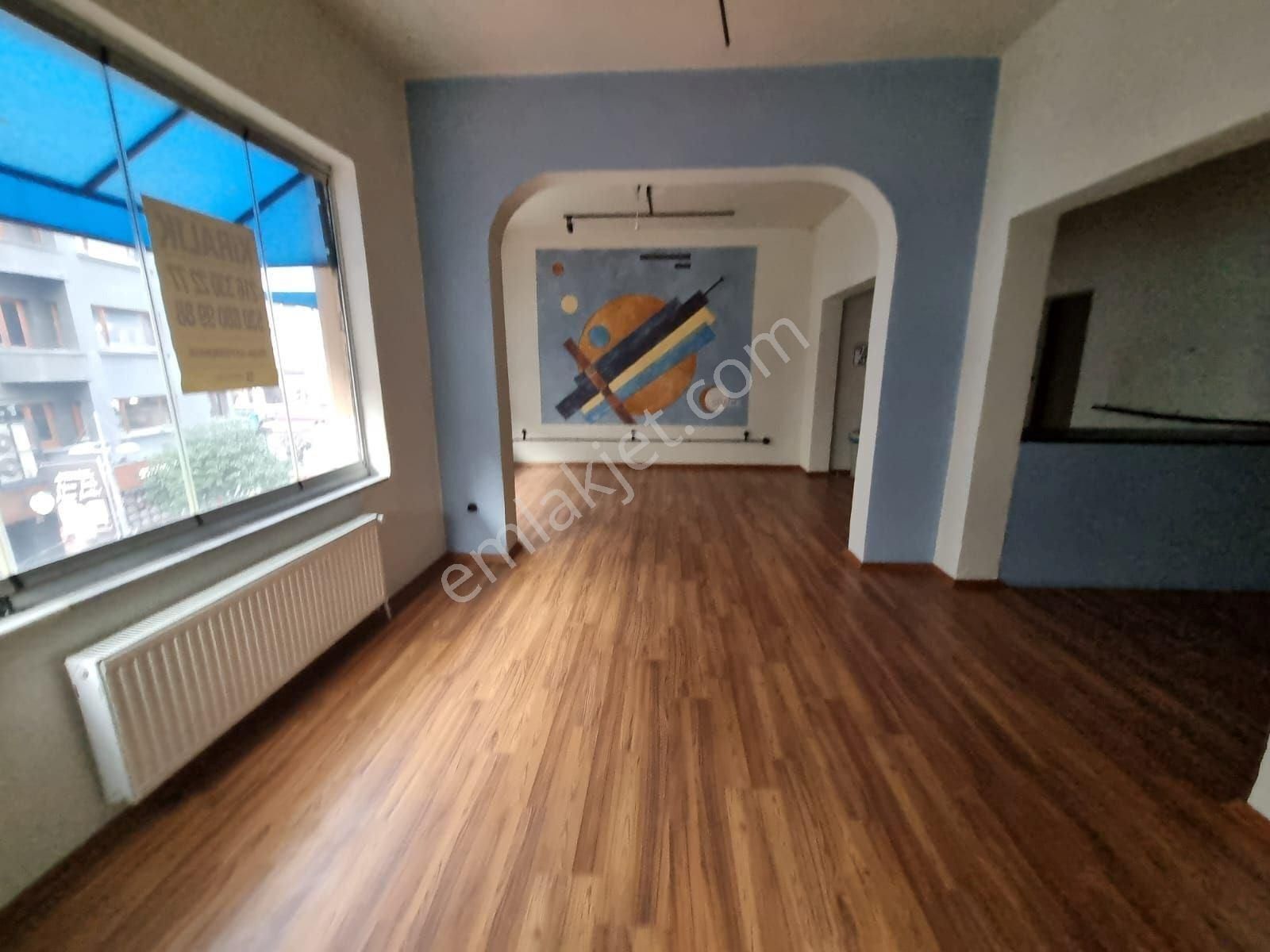 Bahariye Caddesinde 1. Katta Satılık Teraslı Ofis - Görsel 7