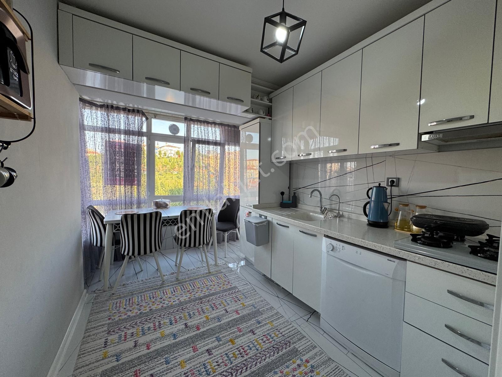 Kalecik Emlak'tan Y.emre Mahallesin'de Asansörlü 3+1 Ful Yapılı Daire - Görsel 3