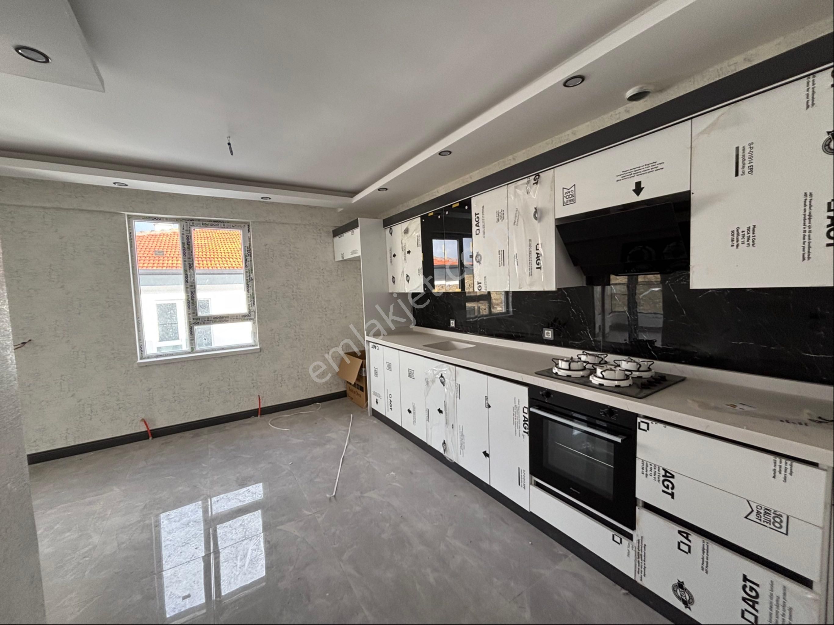 Öz Eda Emlaktan Satılık Fırsat Daire Bağlum Karakaya Da