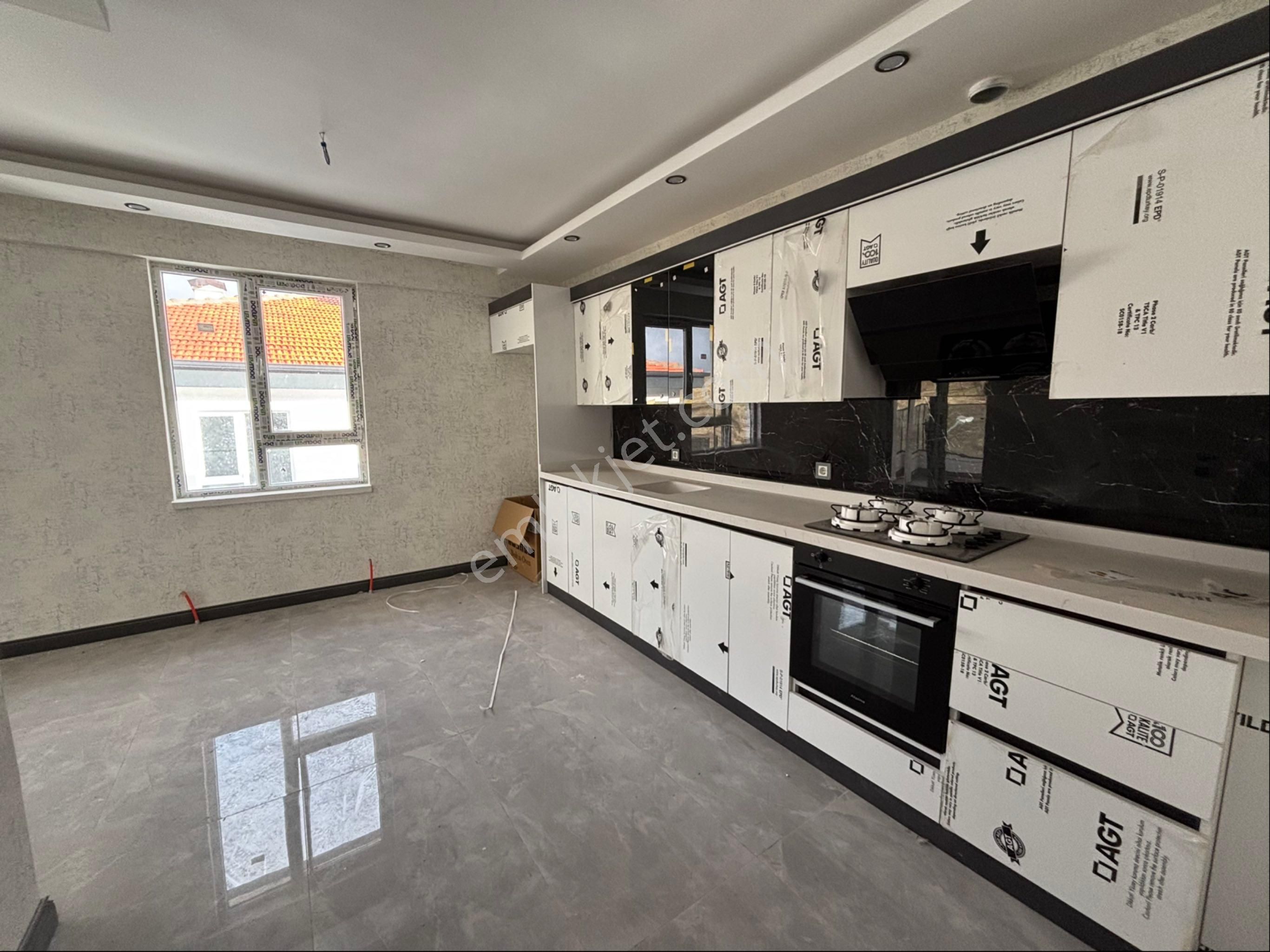 Öz Eda Emlaktan Satılık Fırsat Daire Bağlum Karakaya Da - Görsel 4