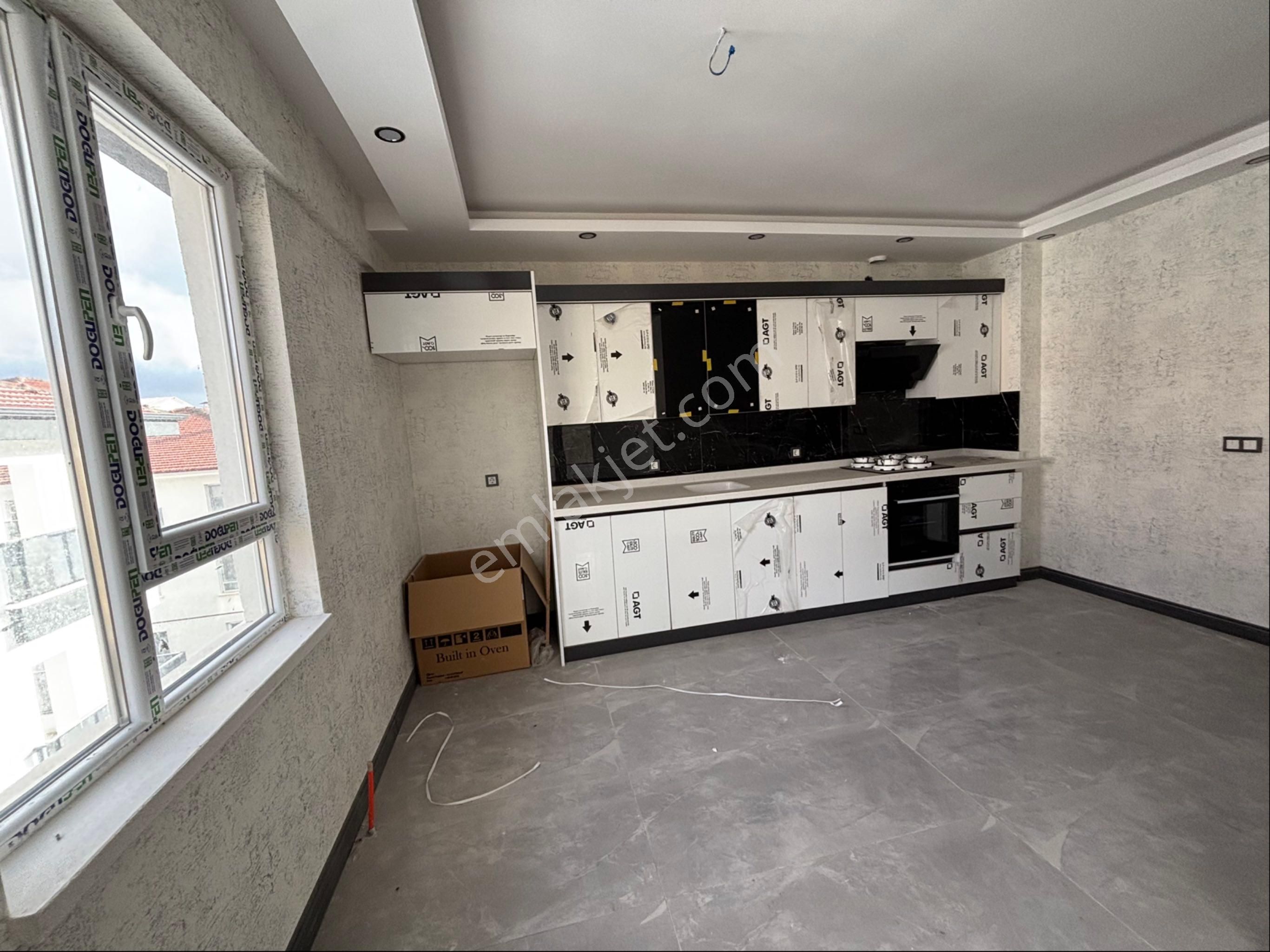 Öz Eda Emlaktan Satılık Fırsat Daire Bağlum Karakaya Da - Görsel 6