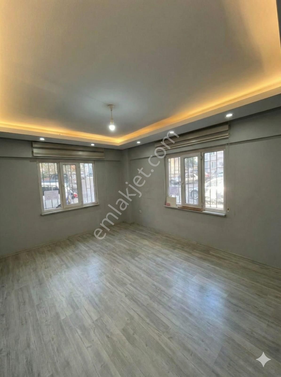 İstiklal Mahallesi 2+1 İşyeri Ruhsatlı Apart Satılıktır