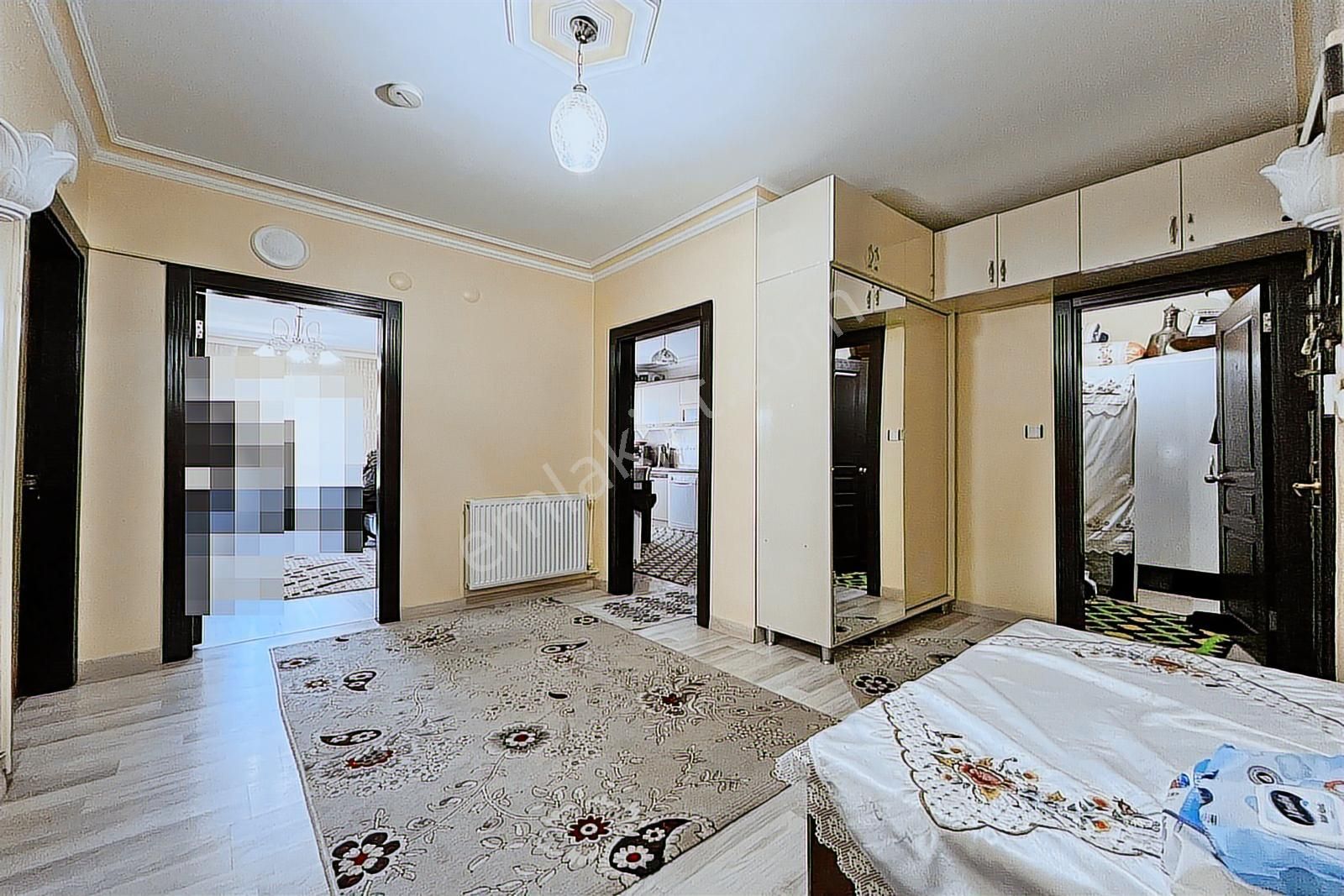 Karşıyaka'da 3.5+1 Ara Katta Ebeveyn Banyolu Kök Tapulu Daire - Görsel 2